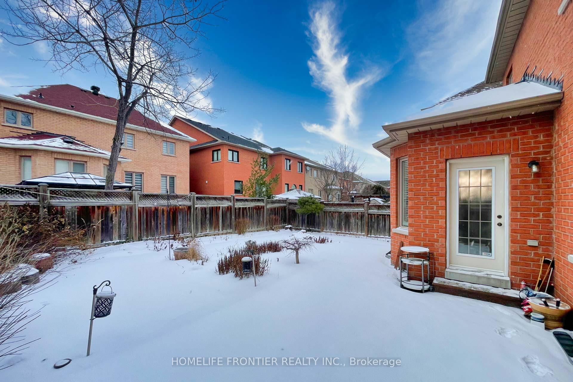 Photo 37 of 130 Leameadow Road, Vaughan, Patterson — HOMEH