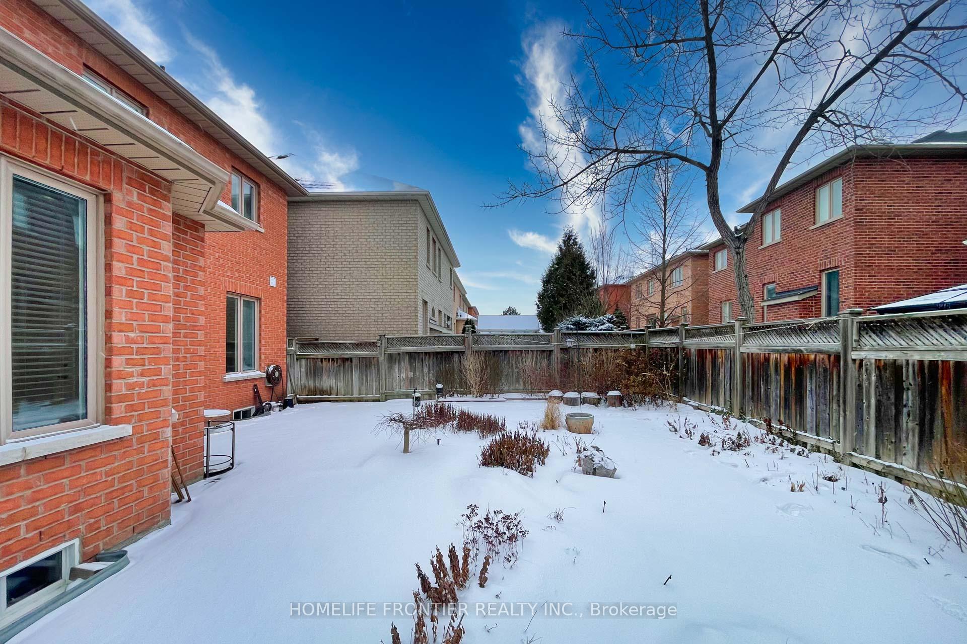 Photo 35 of 130 Leameadow Road, Vaughan, Patterson — HOMEH