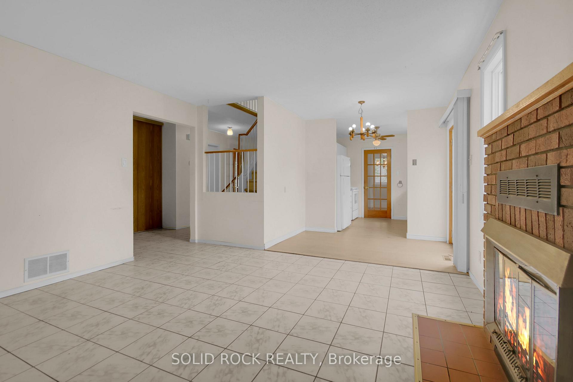 Photo 2 of 1429 Prestone Drive, Ottawa, Bilberry Creek/Queenswood Heights — HOMEH