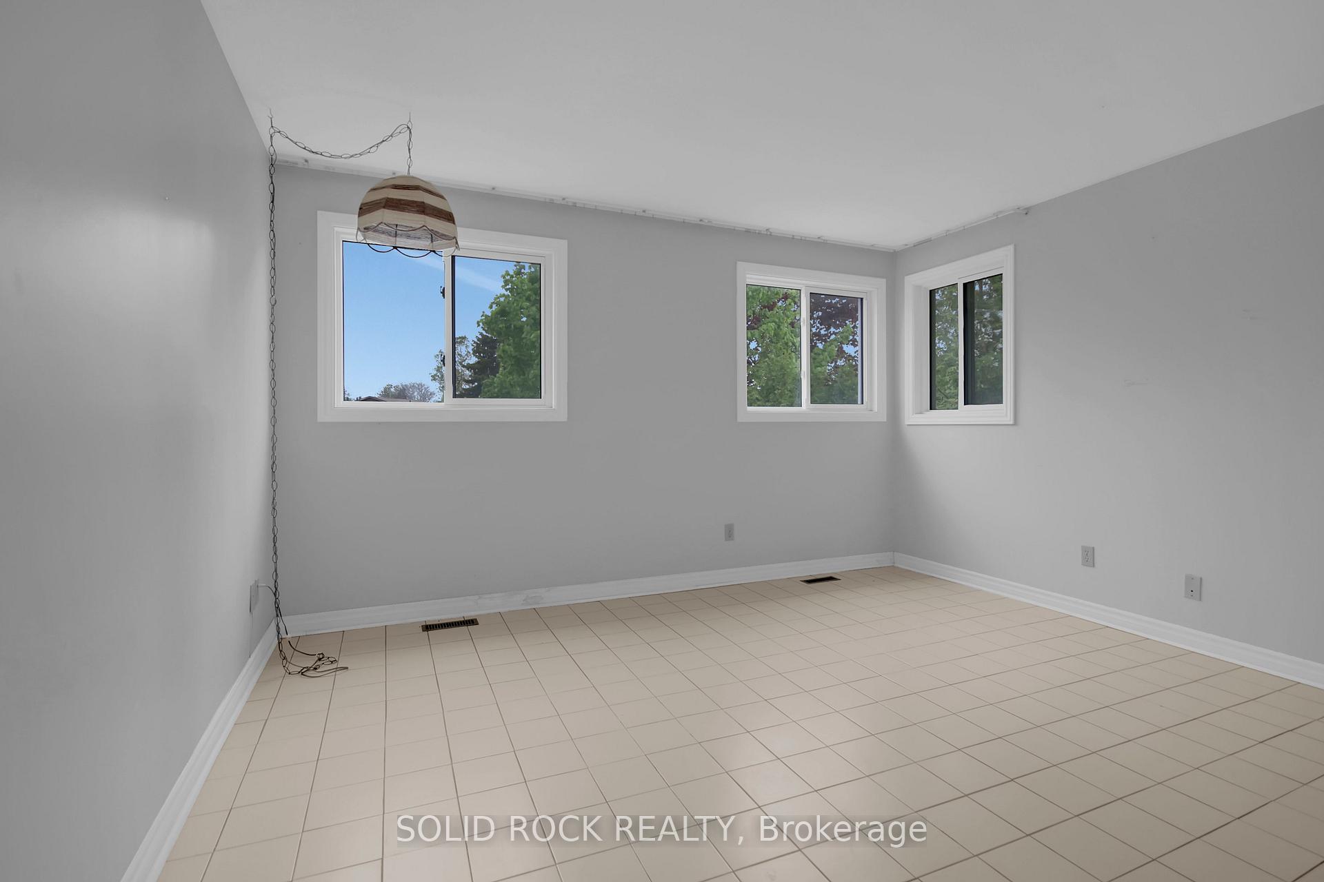 Photo 21 of 1429 Prestone Drive, Ottawa, Bilberry Creek/Queenswood Heights — HOMEH