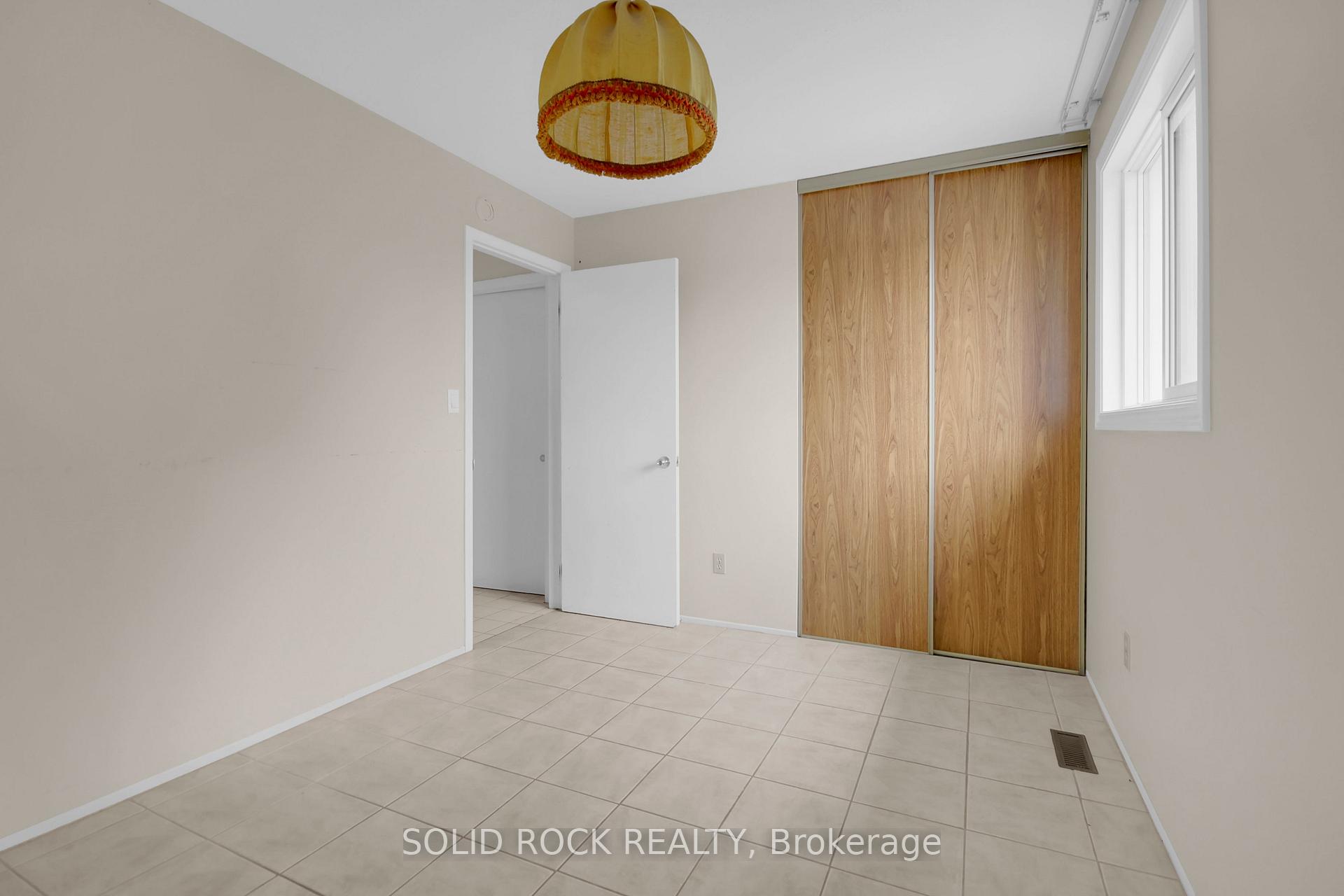 Photo 24 of 1429 Prestone Drive, Ottawa, Bilberry Creek/Queenswood Heights — HOMEH