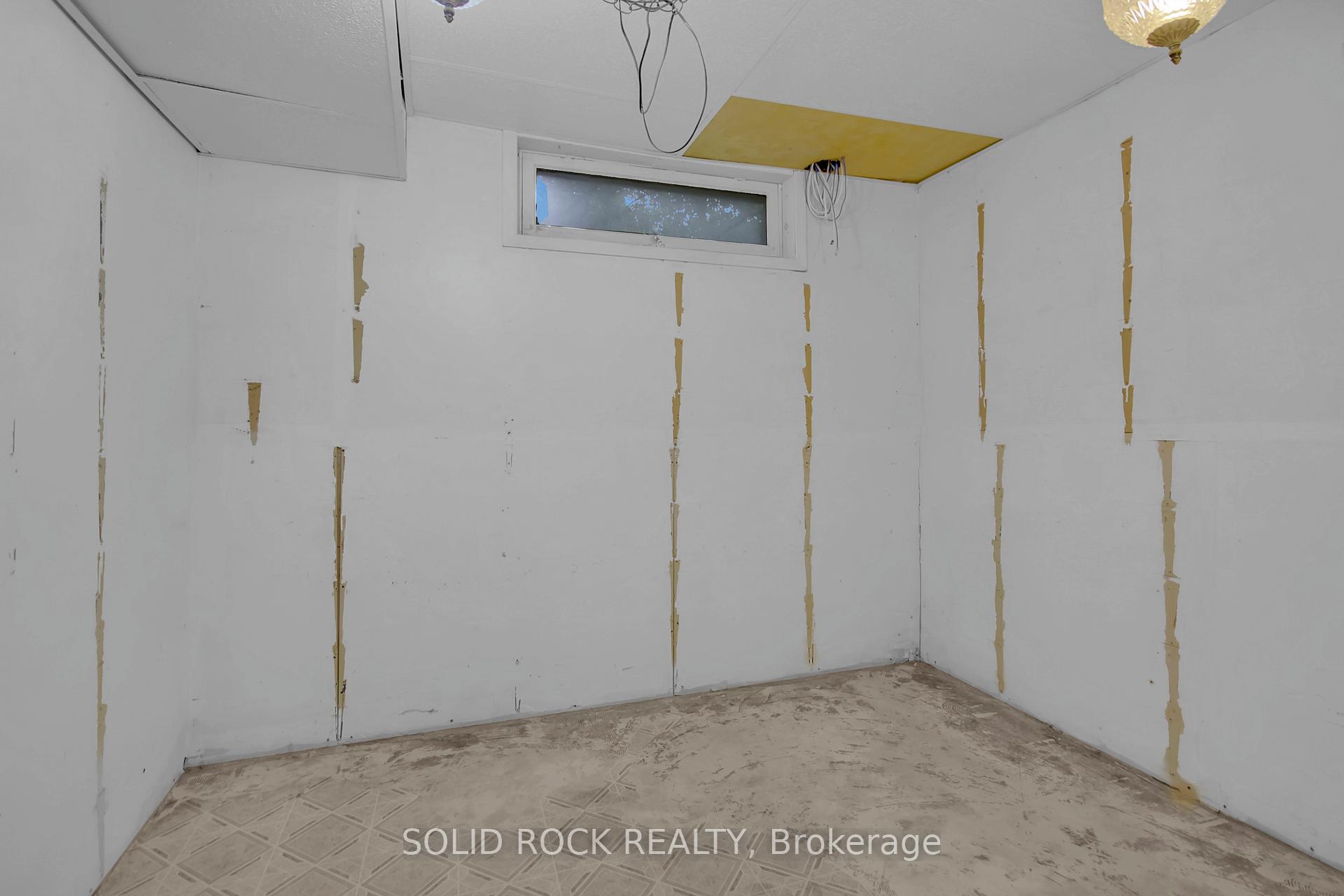 Photo 39 of 1429 Prestone Drive, Ottawa, Bilberry Creek/Queenswood Heights — HOMEH