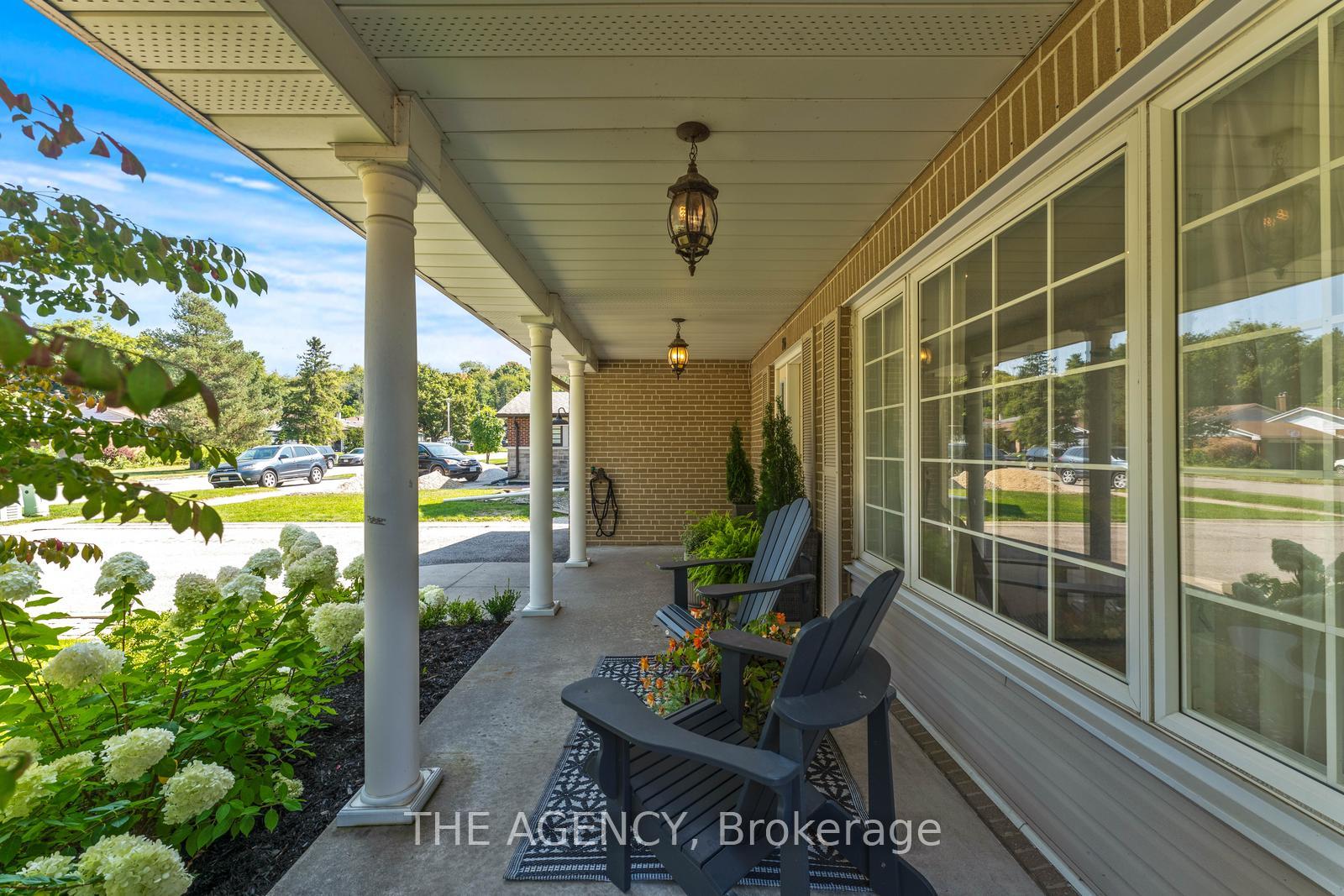 Photo 3 of 76 Connaught Crescent, Caledon, Bolton West — HOMEH