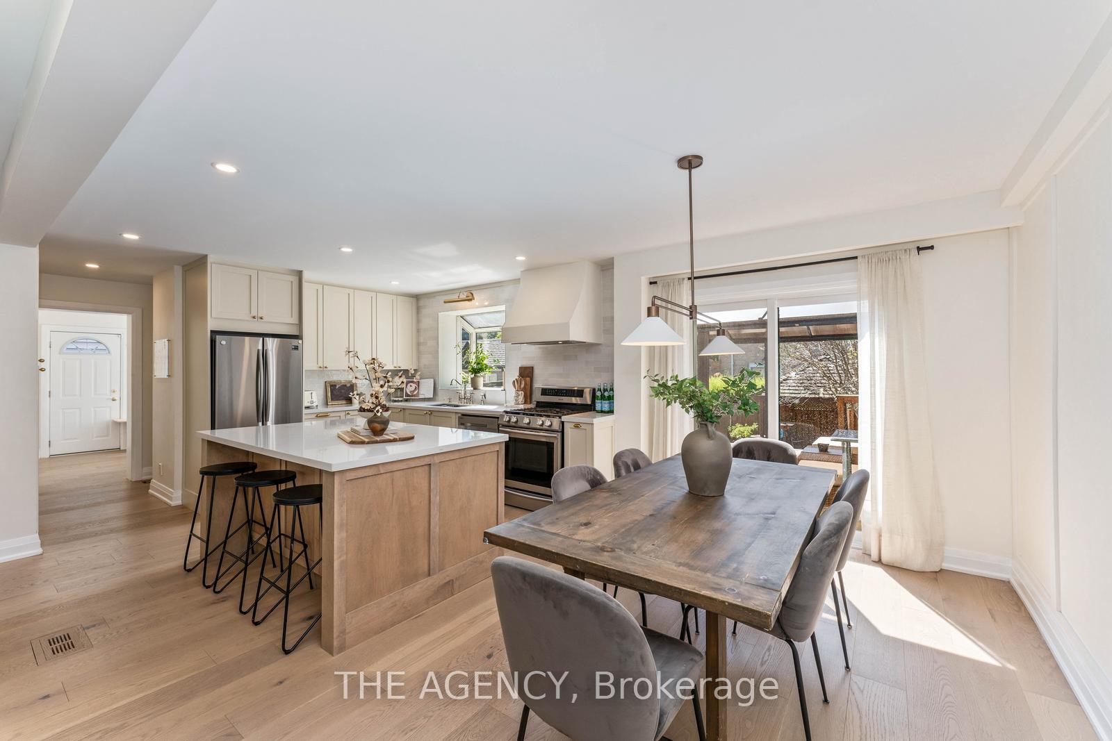 Photo 4 of 76 Connaught Crescent, Caledon, Bolton West — HOMEH