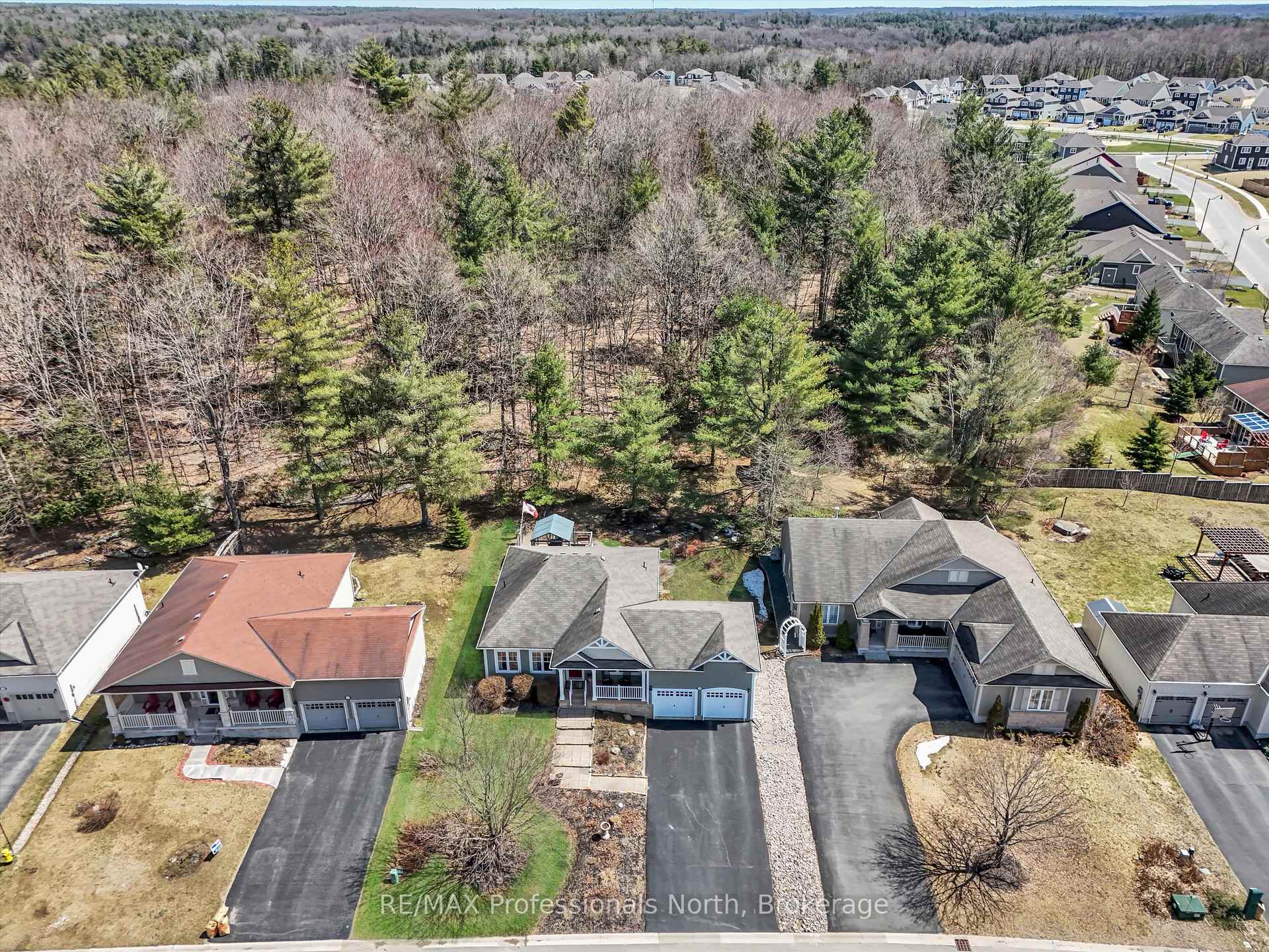 Photo 33 of 10 Heron's Hill, Bracebridge, Muskoka (N) — HOMEH