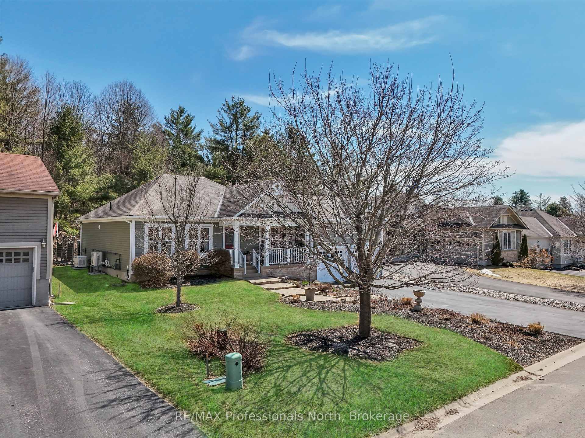Photo 35 of 10 Heron's Hill, Bracebridge, Muskoka (N) — HOMEH