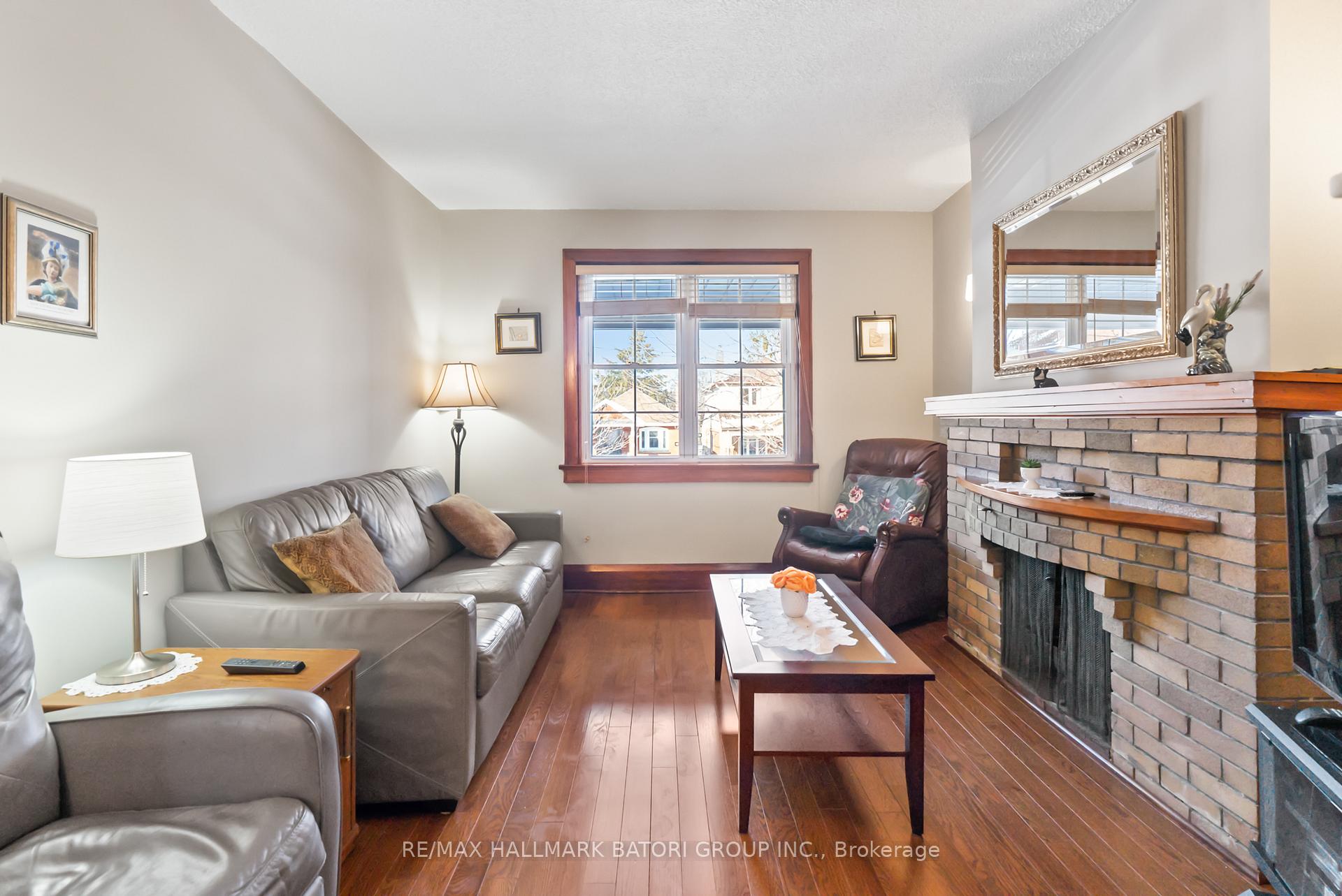 Photo 2 of 263 Castlefield Avenue, Toronto, Yonge-Eglinton — HOMEH