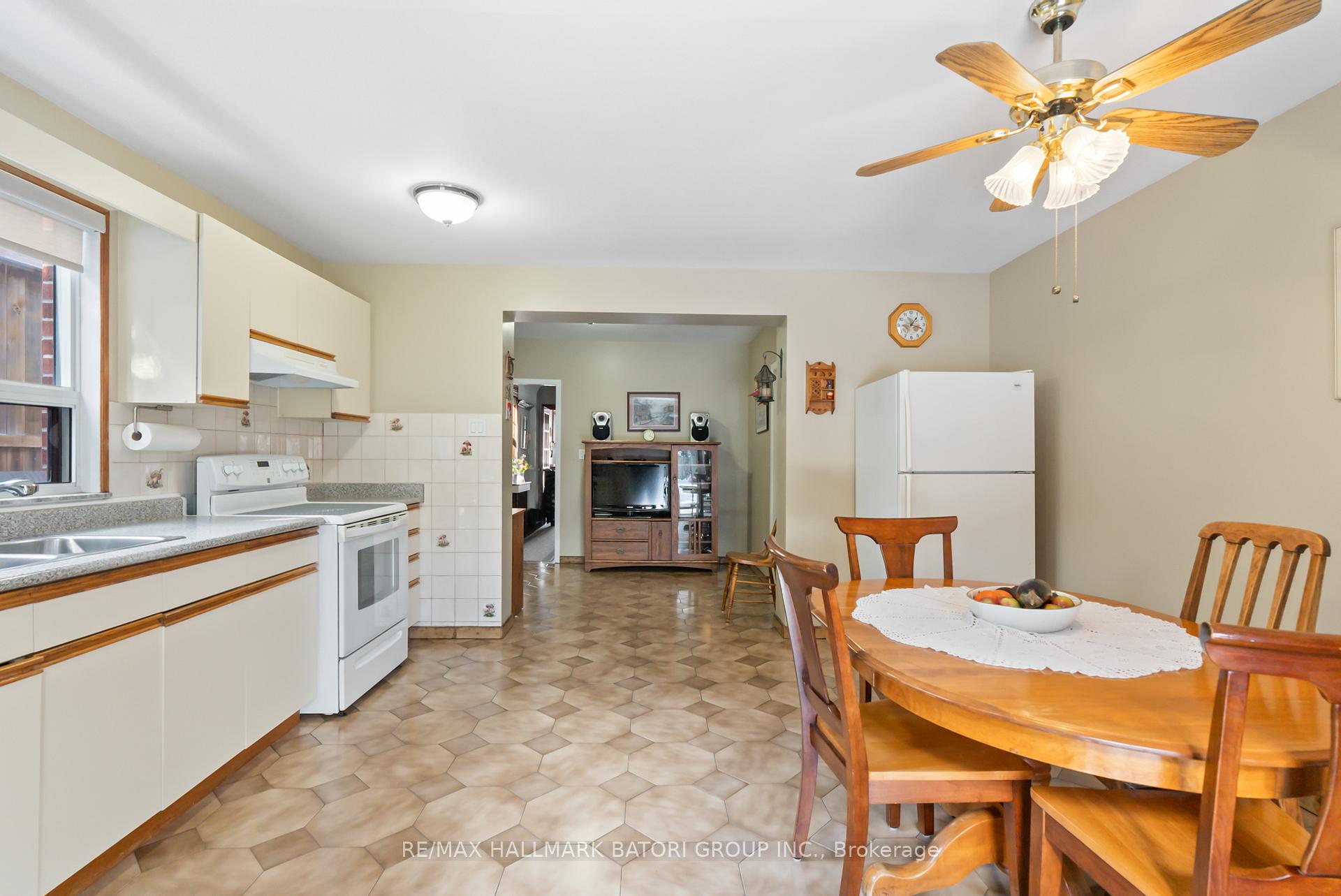 Photo 12 of 263 Castlefield Avenue, Toronto, Yonge-Eglinton — HOMEH
