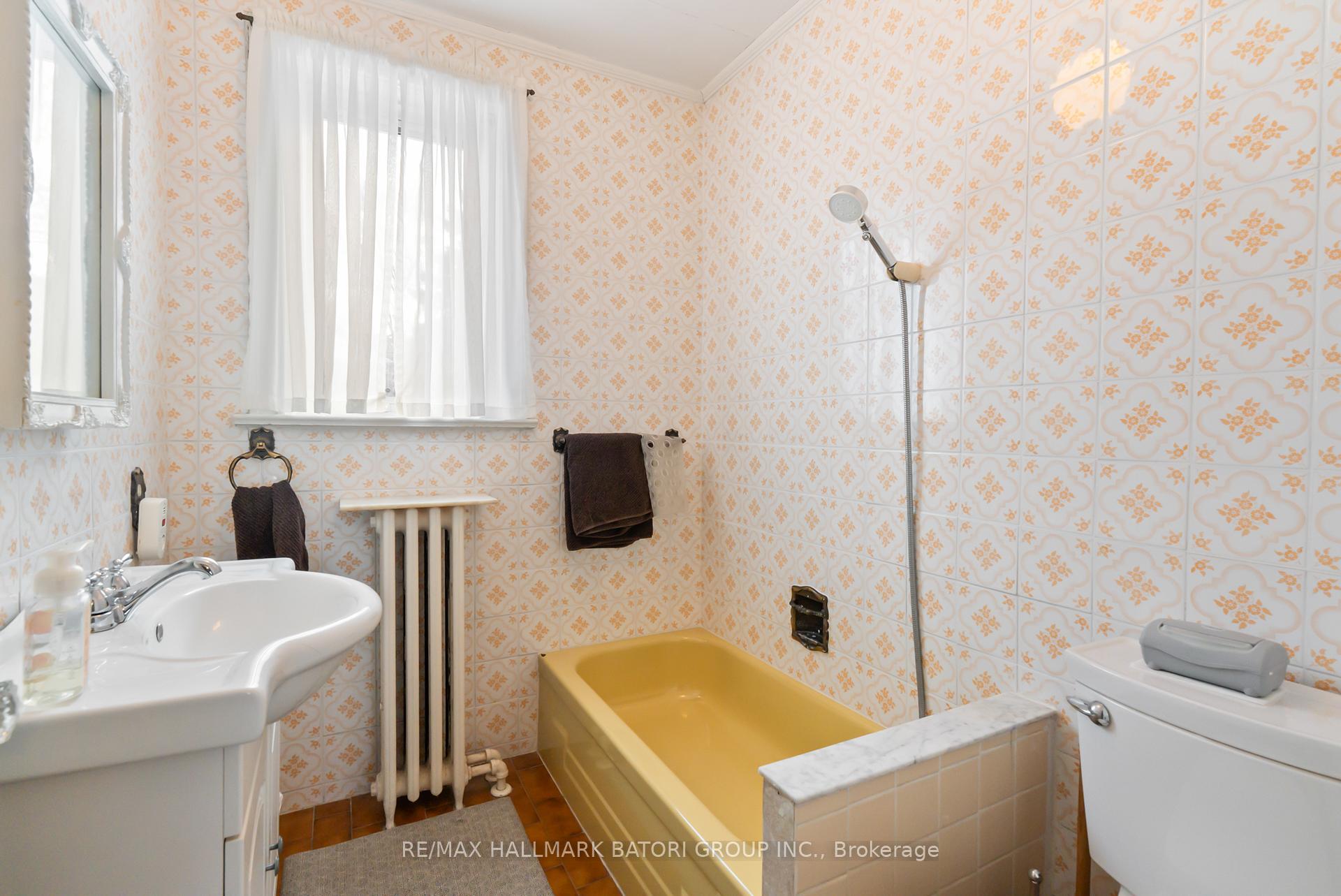 Photo 7 of 263 Castlefield Avenue, Toronto, Yonge-Eglinton — HOMEH