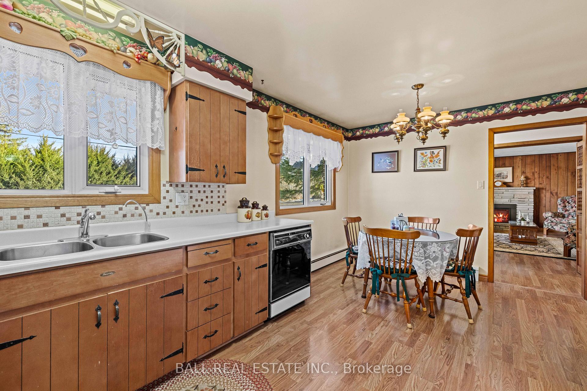 Photo 12 of 161 Coral Drive, Douro-Dummer — HOMEH