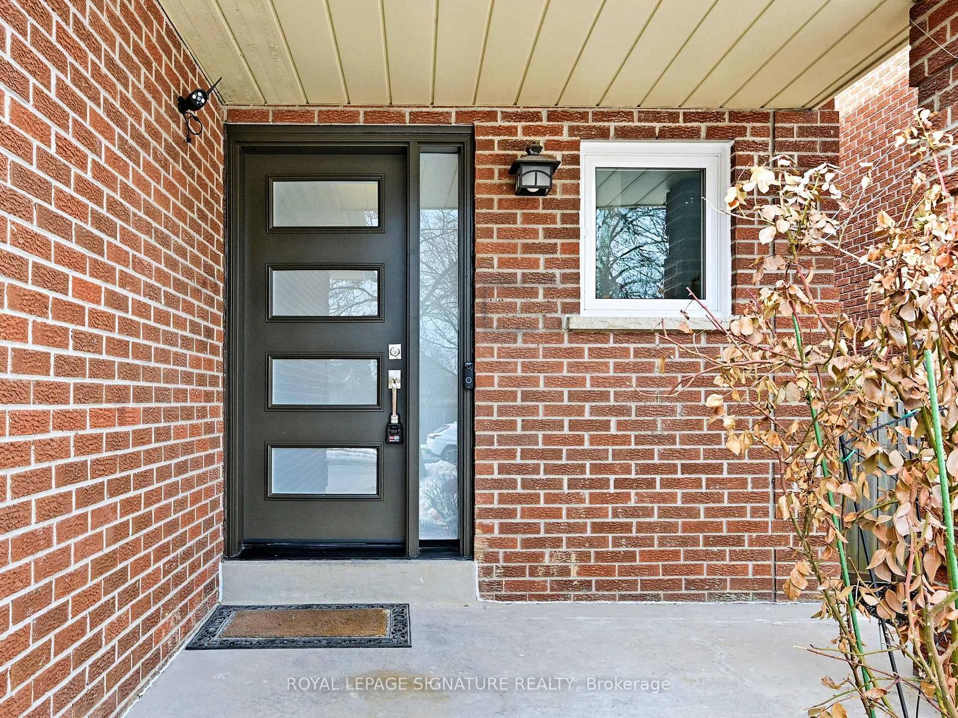 Photo 3 of 72 Graham Crescent, Markham, Raymerville — HOMEH