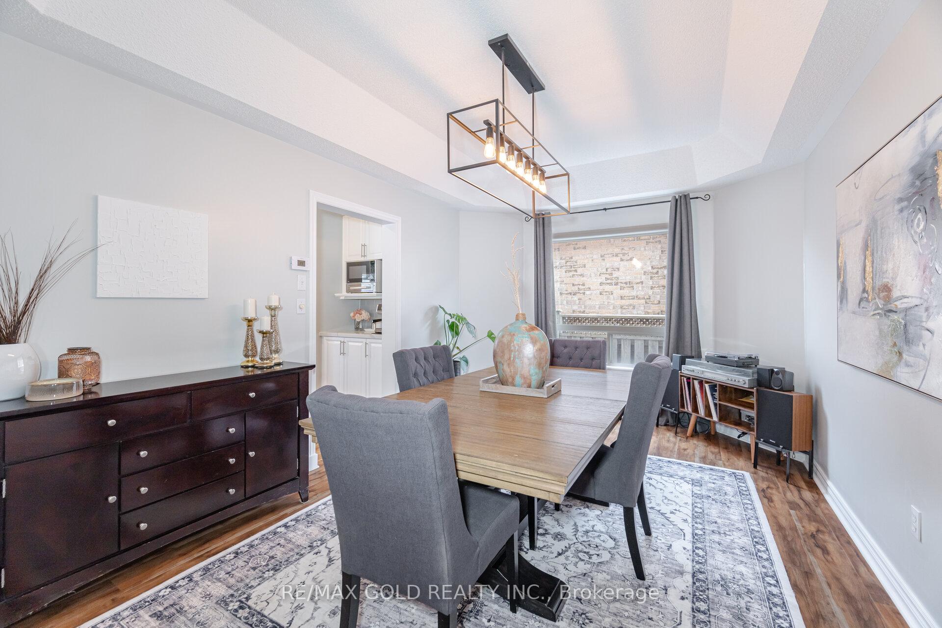Photo 3 of 20 Treeview Crescent, Caledon, Rural Caledon — HOMEH