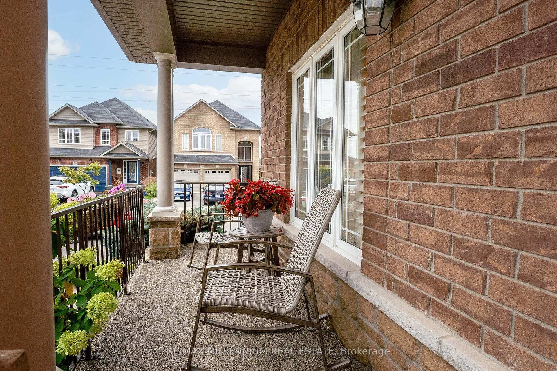 Photo 3 of 56 Pelech Crescent, Hamilton, Stoney Creek Mountain — HOMEH