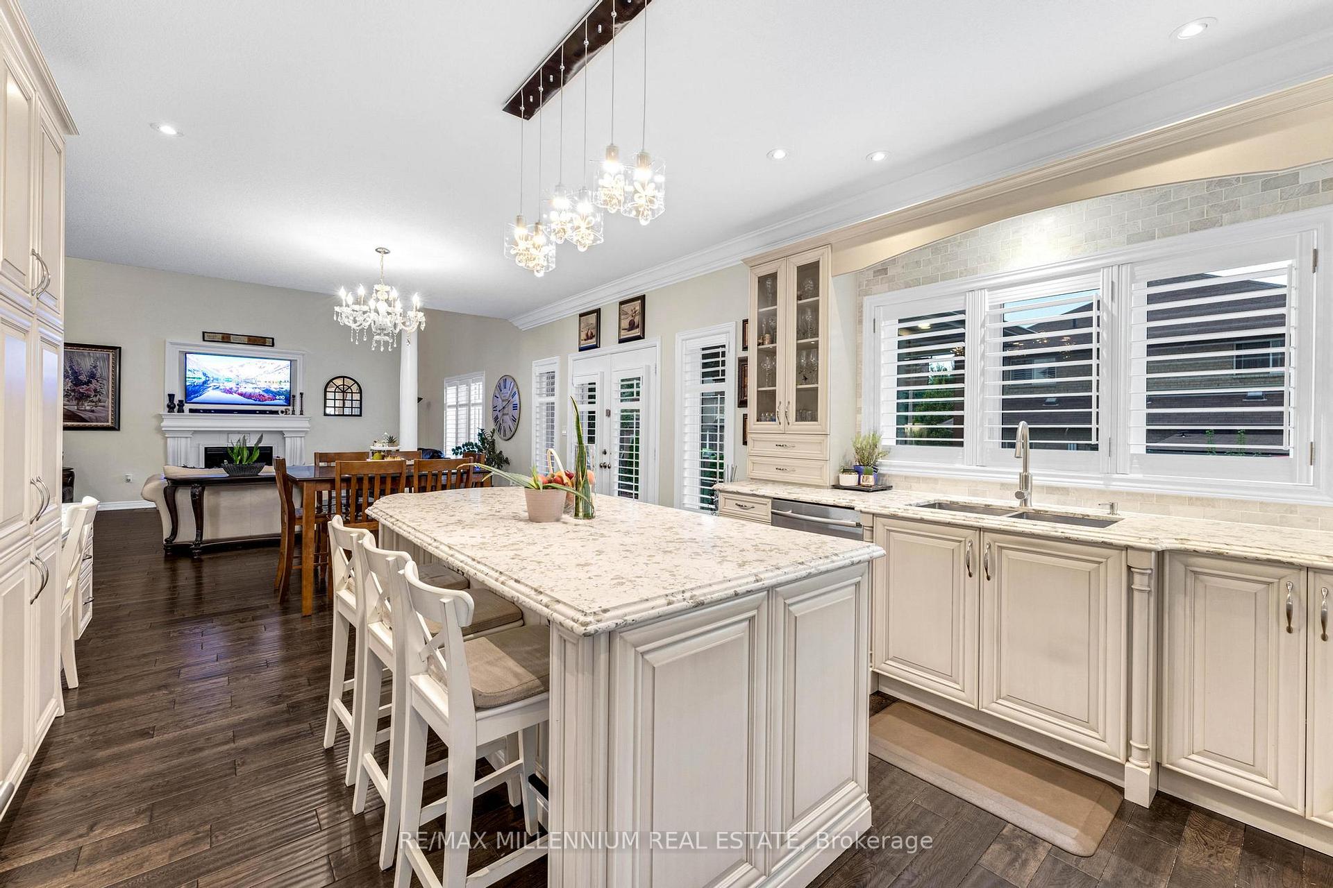 Photo 13 of 56 Pelech Crescent, Hamilton, Stoney Creek Mountain — HOMEH