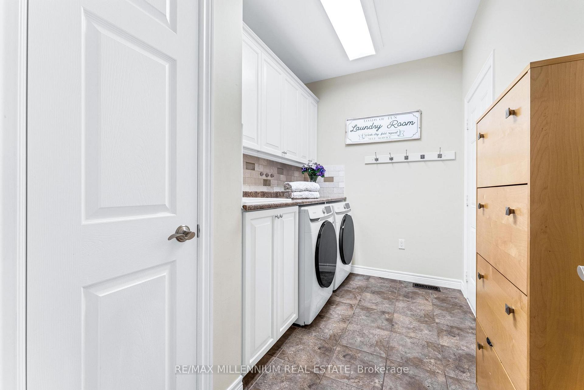Photo 12 of 56 Pelech Crescent, Hamilton, Stoney Creek Mountain — HOMEH