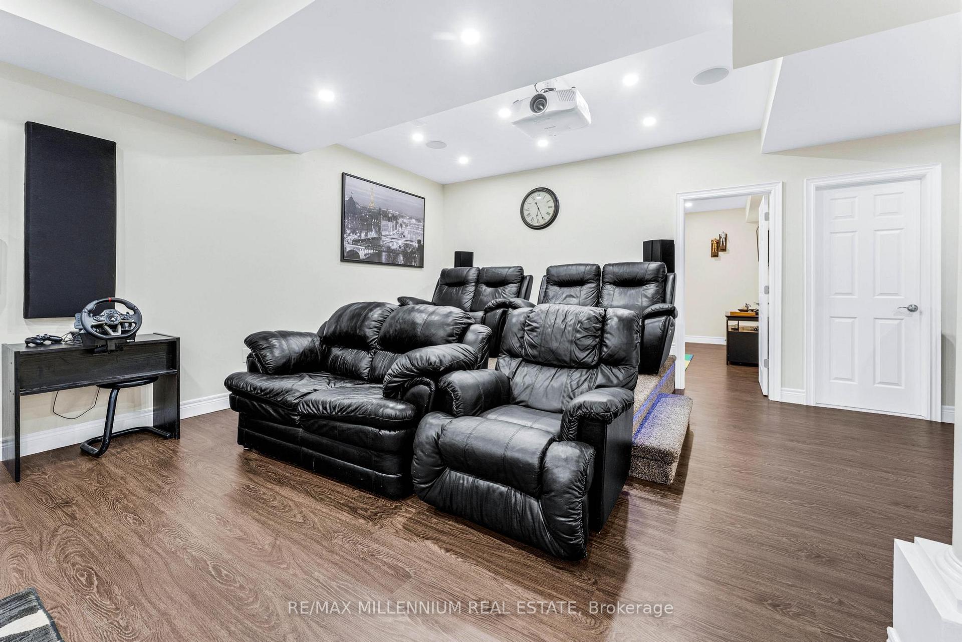 Photo 28 of 56 Pelech Crescent, Hamilton, Stoney Creek Mountain — HOMEH