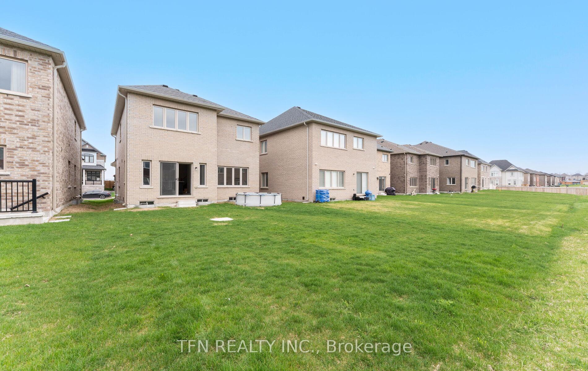 Photo 24 of 1206 Corby Way, Innisfil, Rural Innisfil — HOMEH