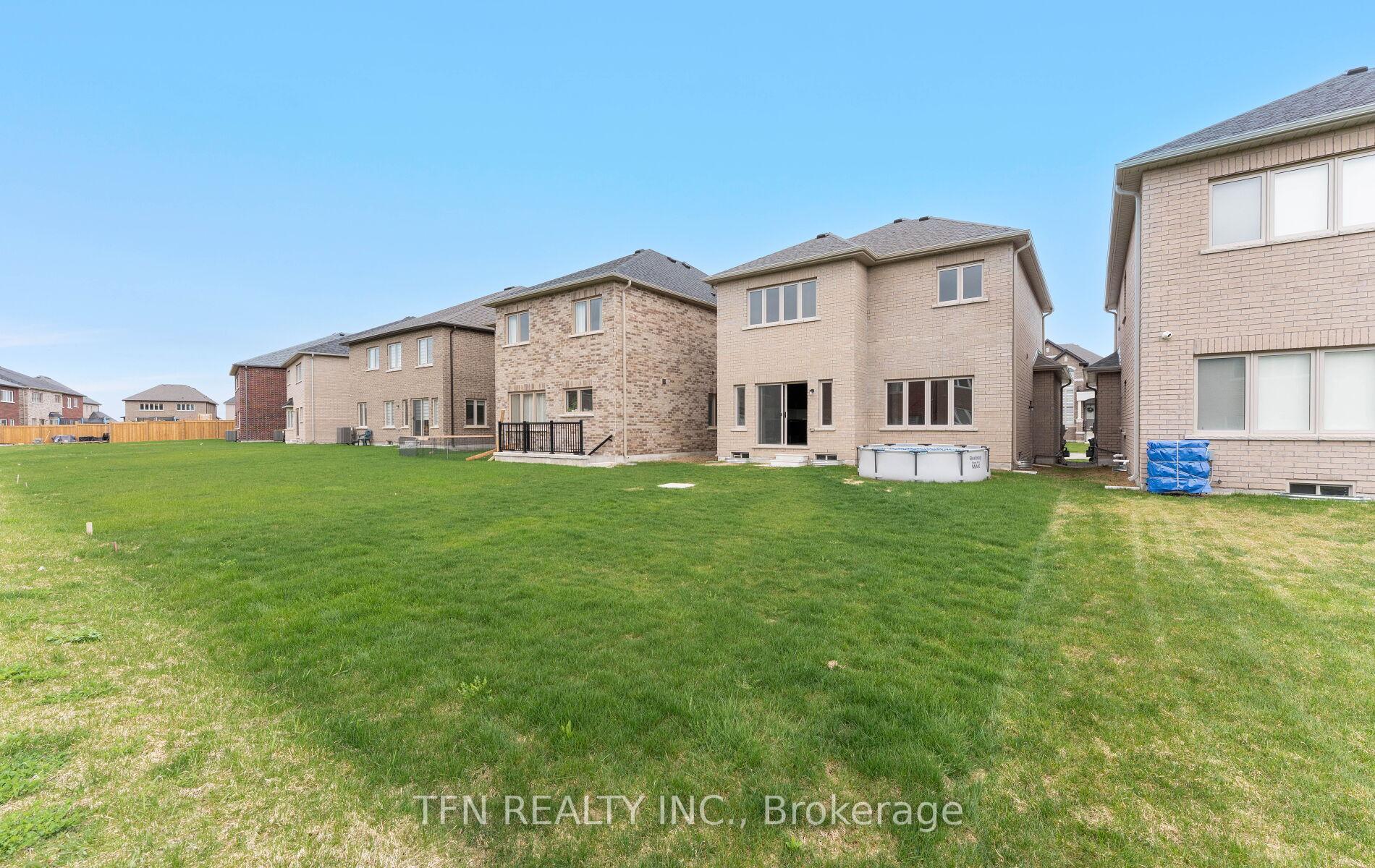 Photo 23 of 1206 Corby Way, Innisfil, Rural Innisfil — HOMEH