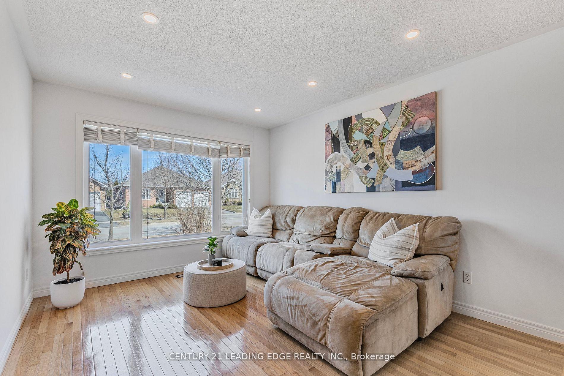 Photo 6 of 77 Maplewood Avenue, Brock, Beaverton — HOMEH