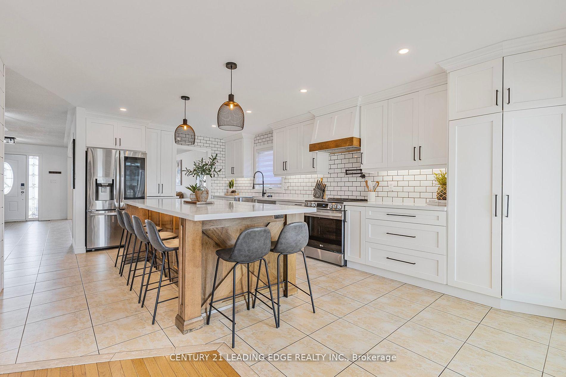 Photo 10 of 77 Maplewood Avenue, Brock, Beaverton — HOMEH