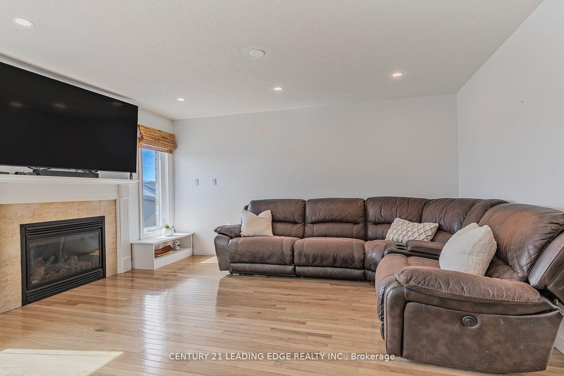 Photo 11 of 77 Maplewood Avenue, Brock, Beaverton — HOMEH