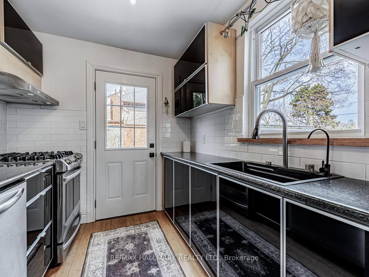Photo 11 of 1584 Dundas Street E, Toronto, South Riverdale — HOMEH