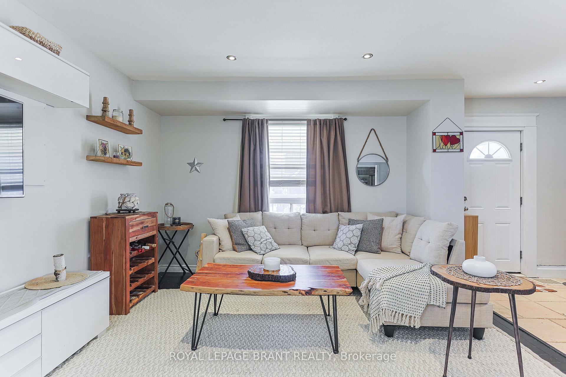 Photo 2 of 162 Mill Street, Kitchener — HOMEH