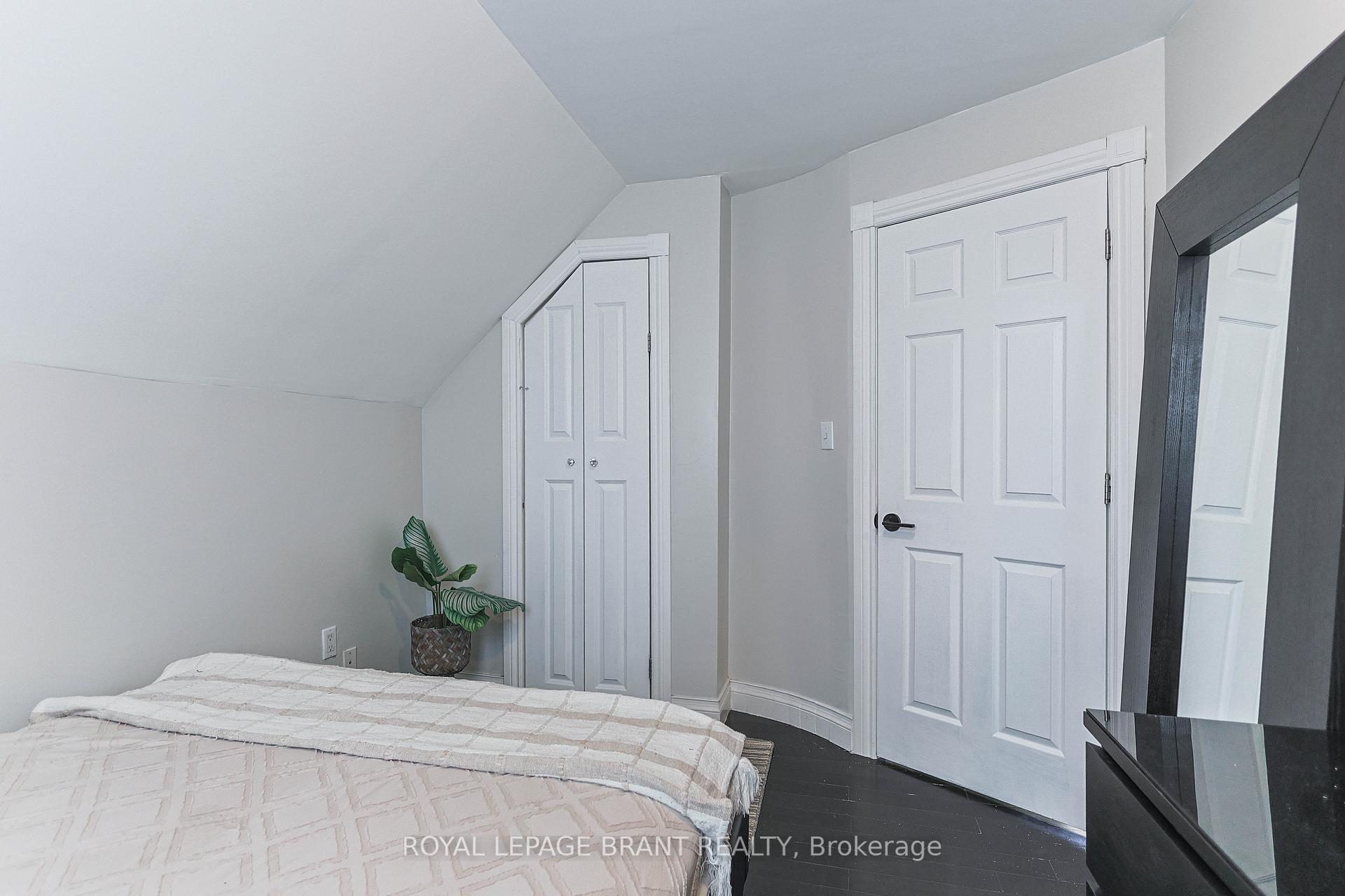 Photo 13 of 162 Mill Street, Kitchener — HOMEH