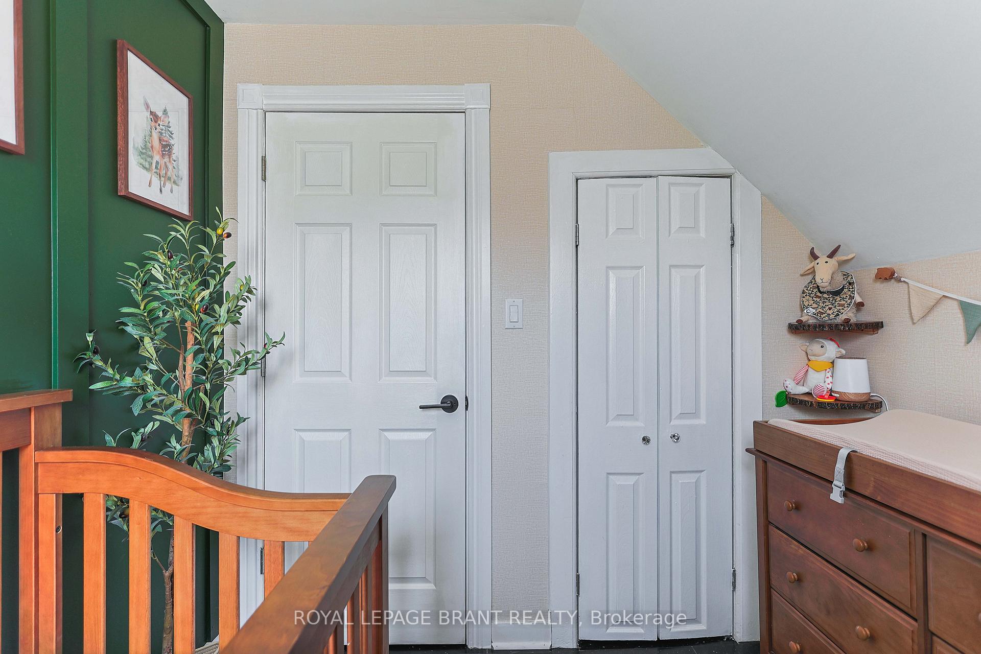 Photo 15 of 162 Mill Street, Kitchener — HOMEH