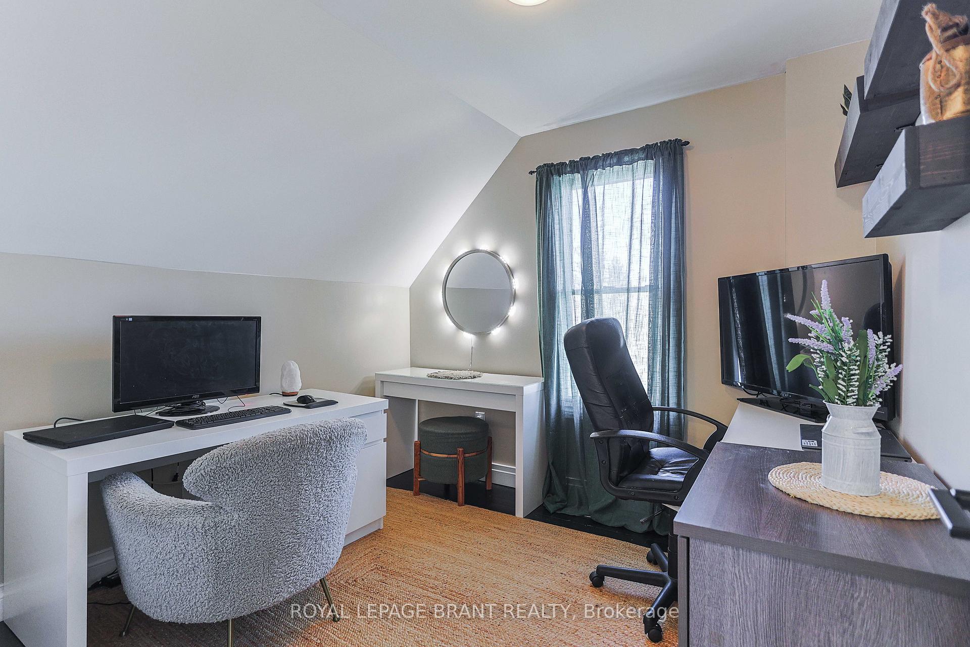 Photo 11 of 162 Mill Street, Kitchener — HOMEH