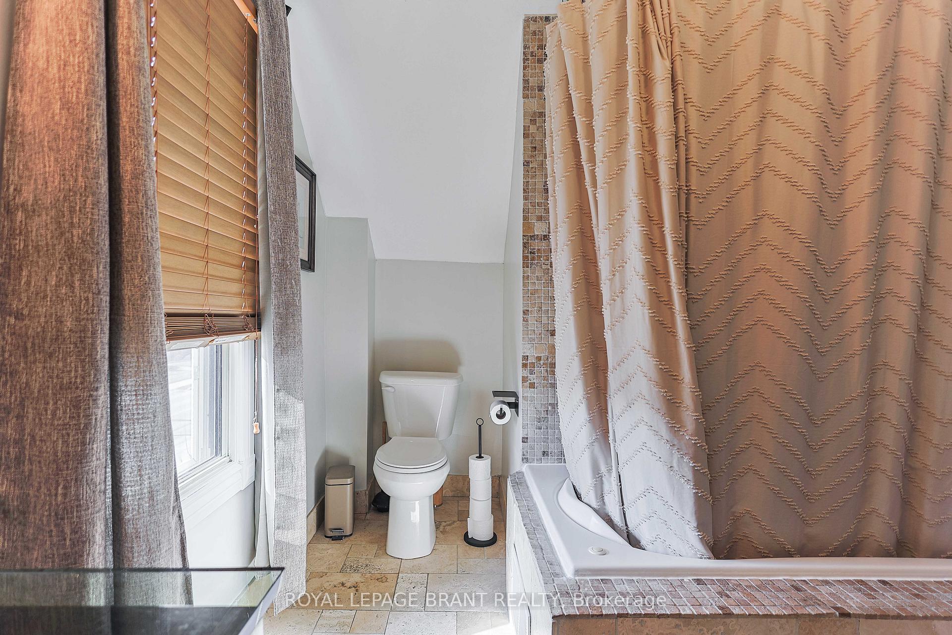 Photo 17 of 162 Mill Street, Kitchener — HOMEH