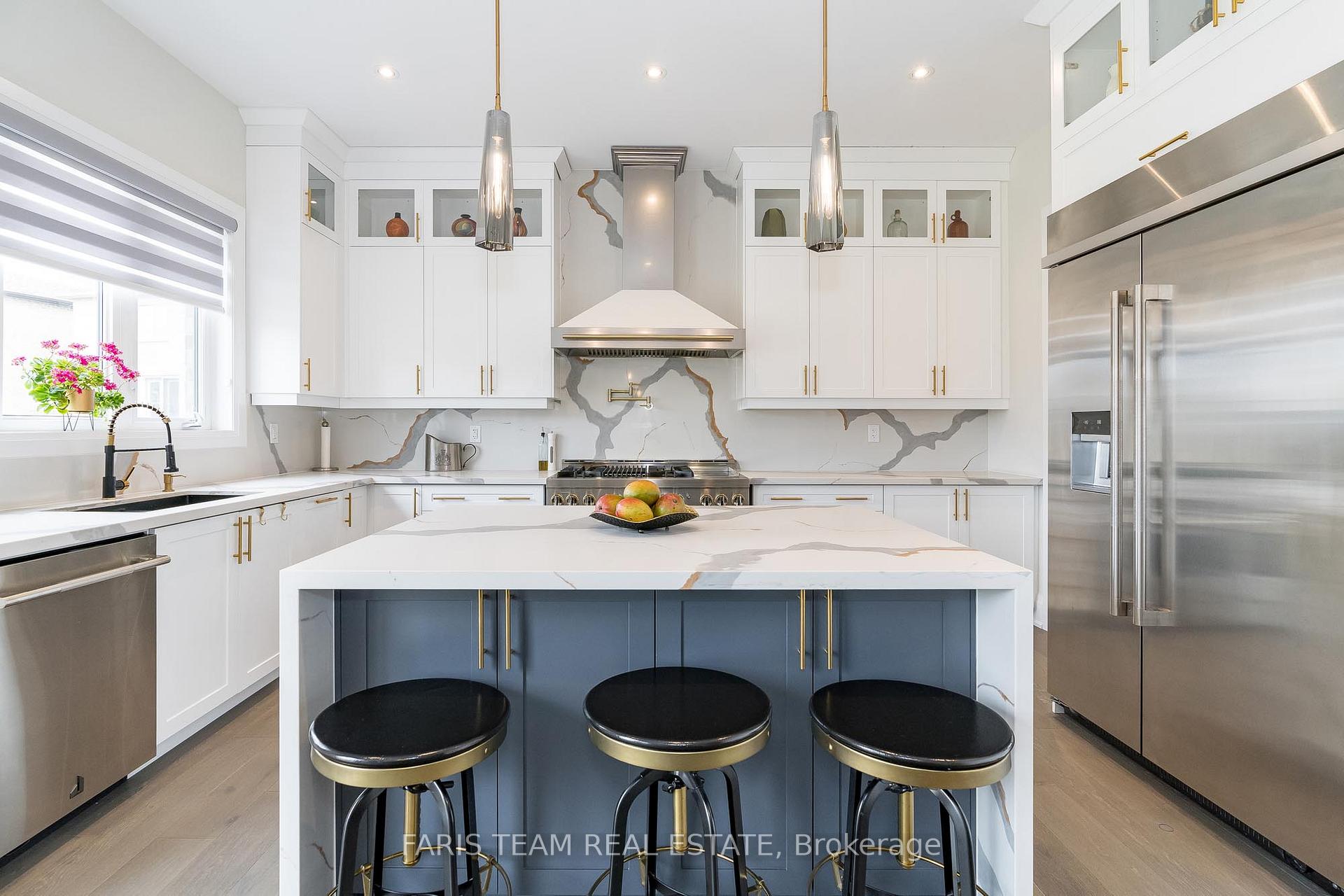 Photo 2 of 1634 Luno Way, Innisfil, Rural Innisfil — HOMEH