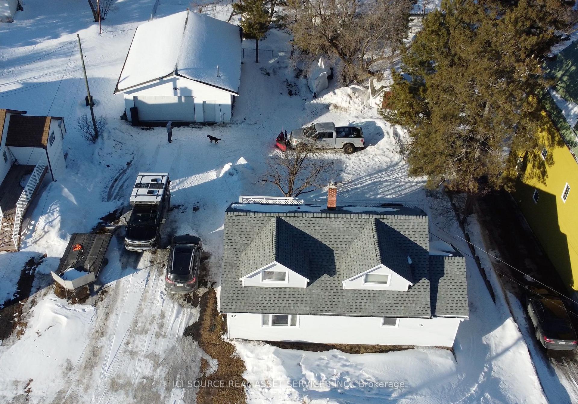 Photo 3 of 32 Kay Street W, Kenora — HOMEH