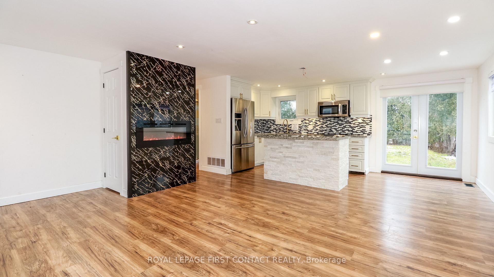 Photo 8 of 2427 Wallace Avenue, Innisfil, Alcona — HOMEH
