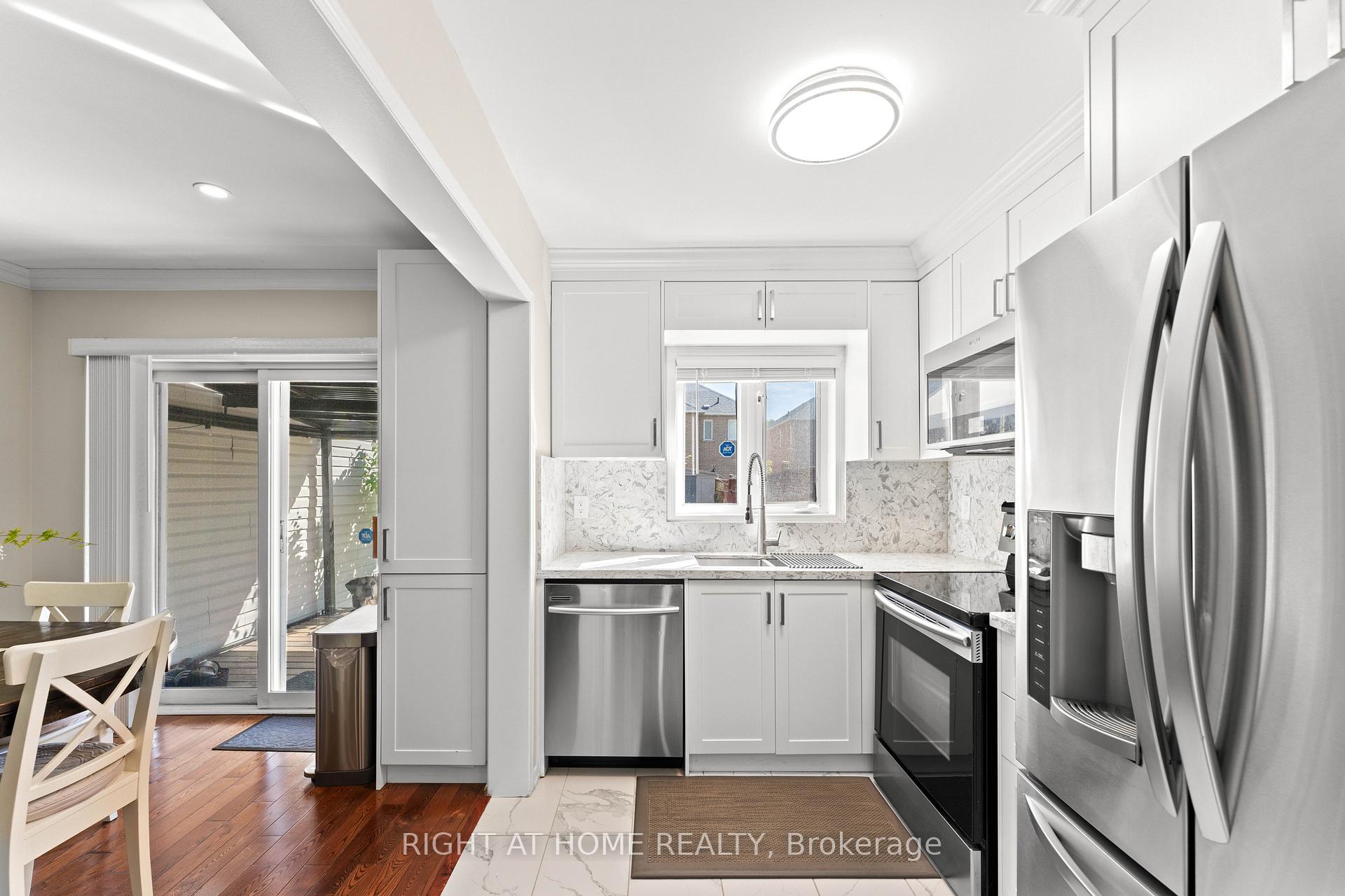 Photo 2 of 115 Ferncliffe Crescent, Markham, Cedarwood — HOMEH