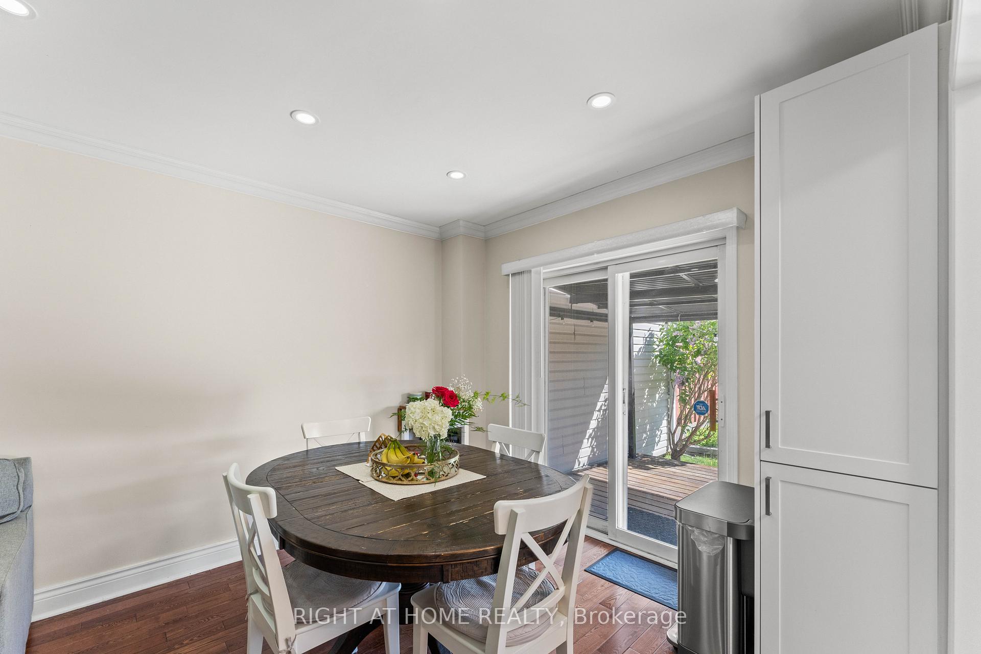 Photo 15 of 115 Ferncliffe Crescent, Markham, Cedarwood — HOMEH