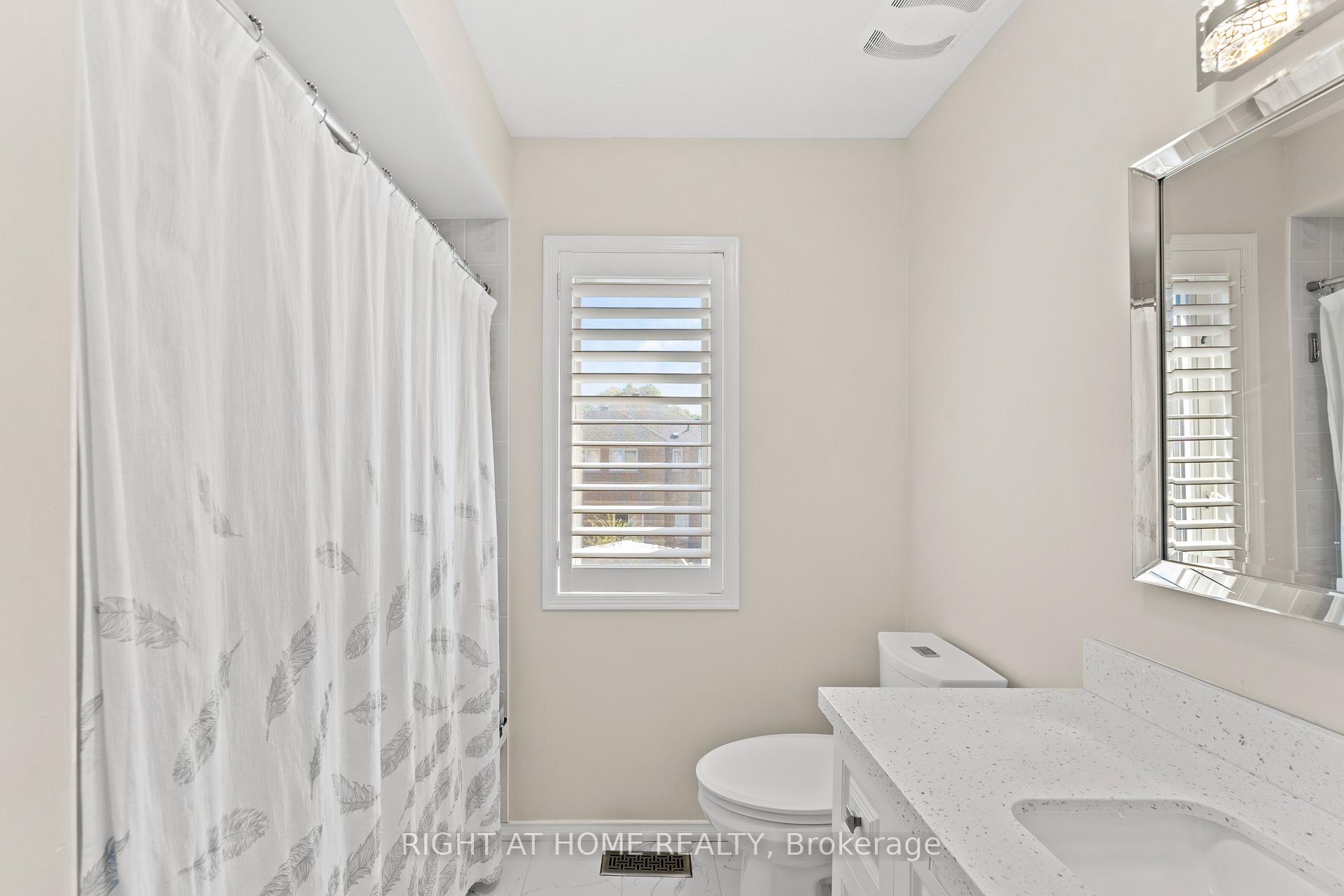 Photo 8 of 115 Ferncliffe Crescent, Markham, Cedarwood — HOMEH