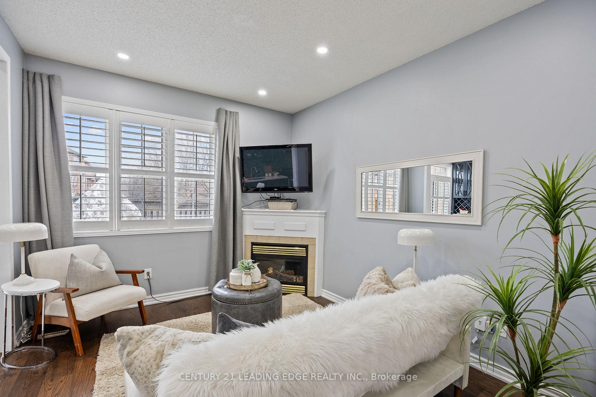 Photo 5 of 38 Thorp Crescent, Ajax, Central West — HOMEH