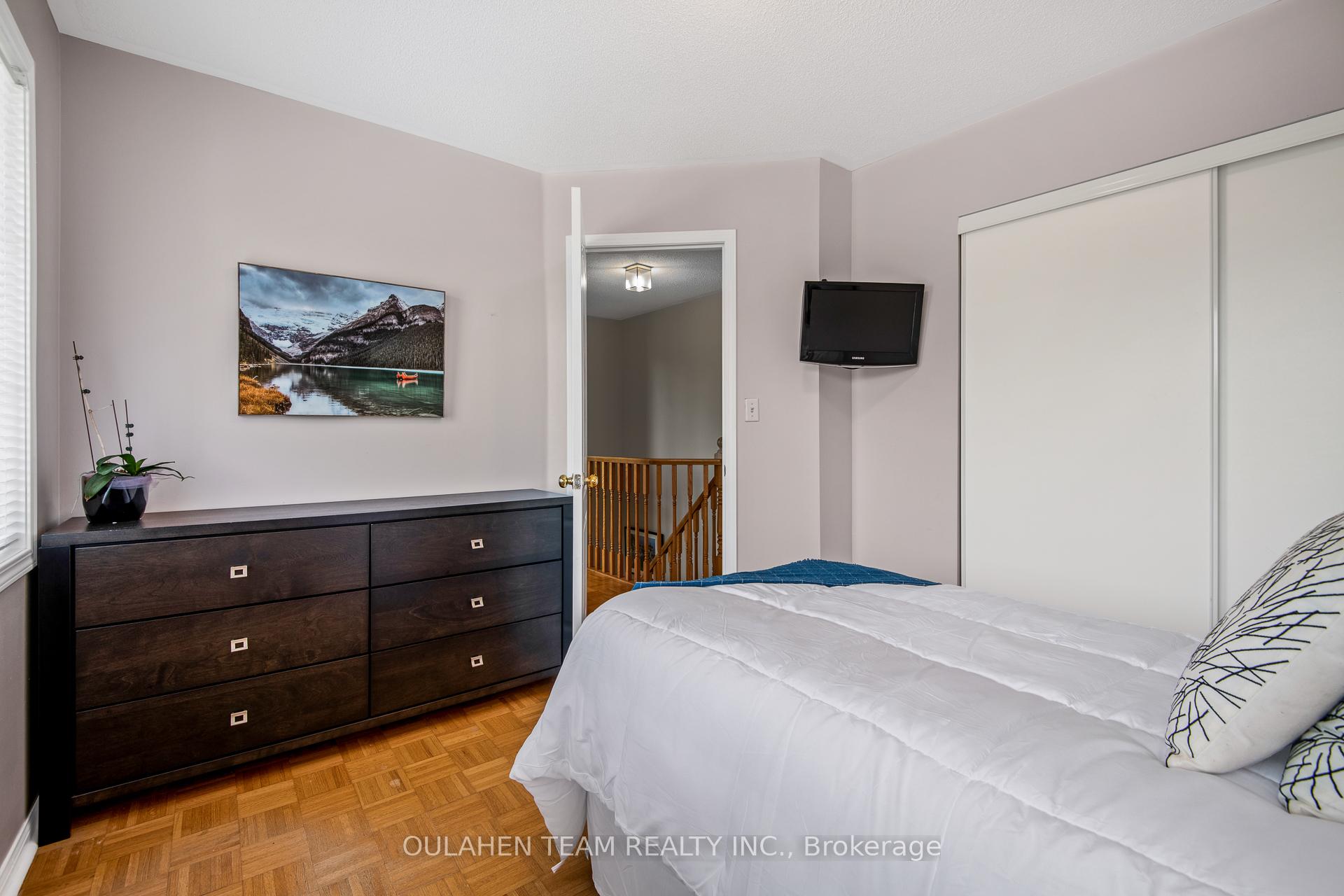 Photo 23 of 66 Madeira Avenue, Vaughan, Vellore Village — HOMEH