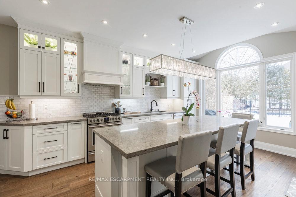 Photo 10 of 49 Winegarden Trail, Hamilton, Dundas — HOMEH