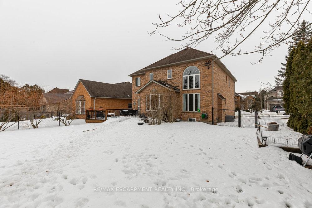 Photo 38 of 49 Winegarden Trail, Hamilton, Dundas — HOMEH