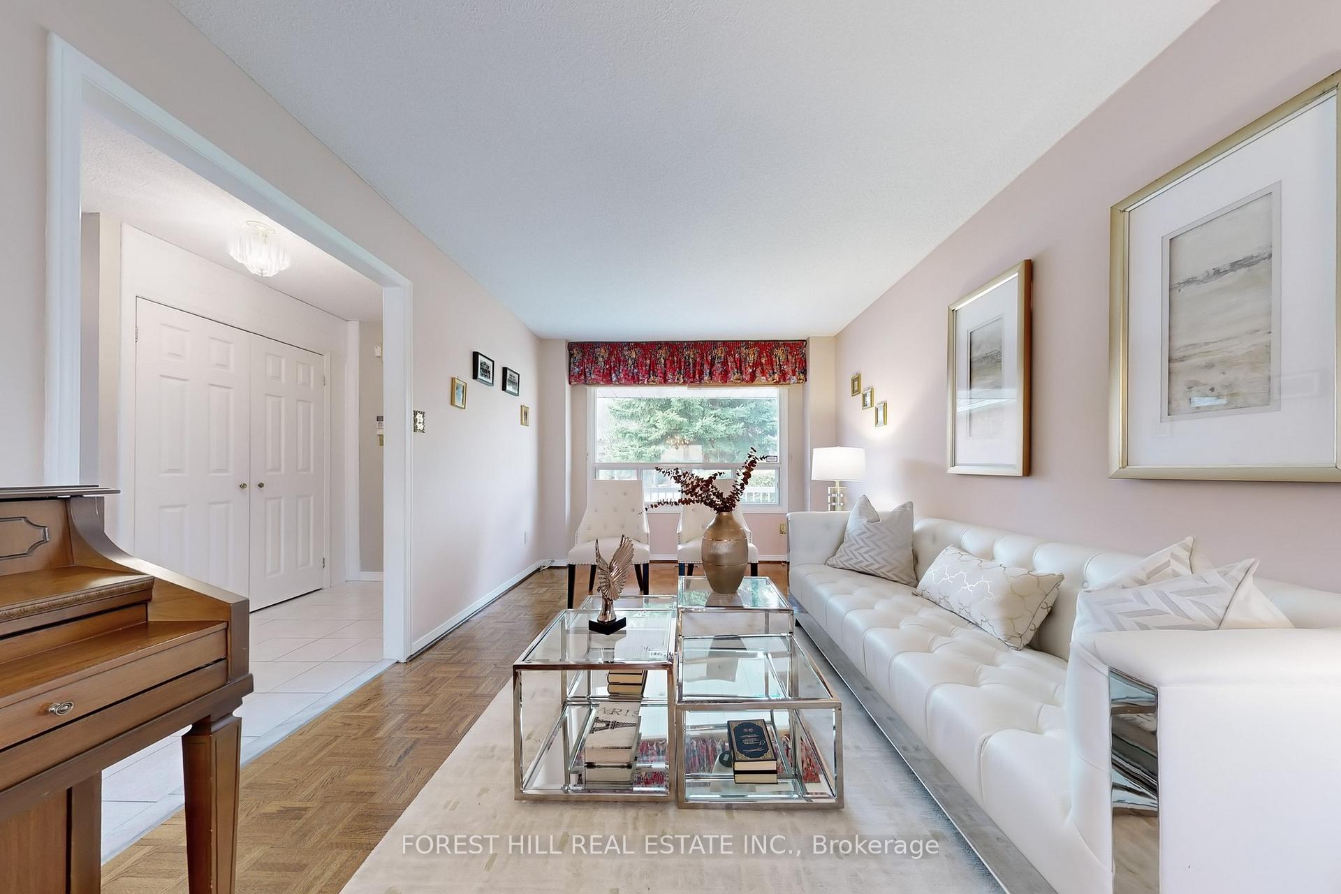 Photo 2 of 29 Arisaig Drive, Vaughan, Maple — HOMEH