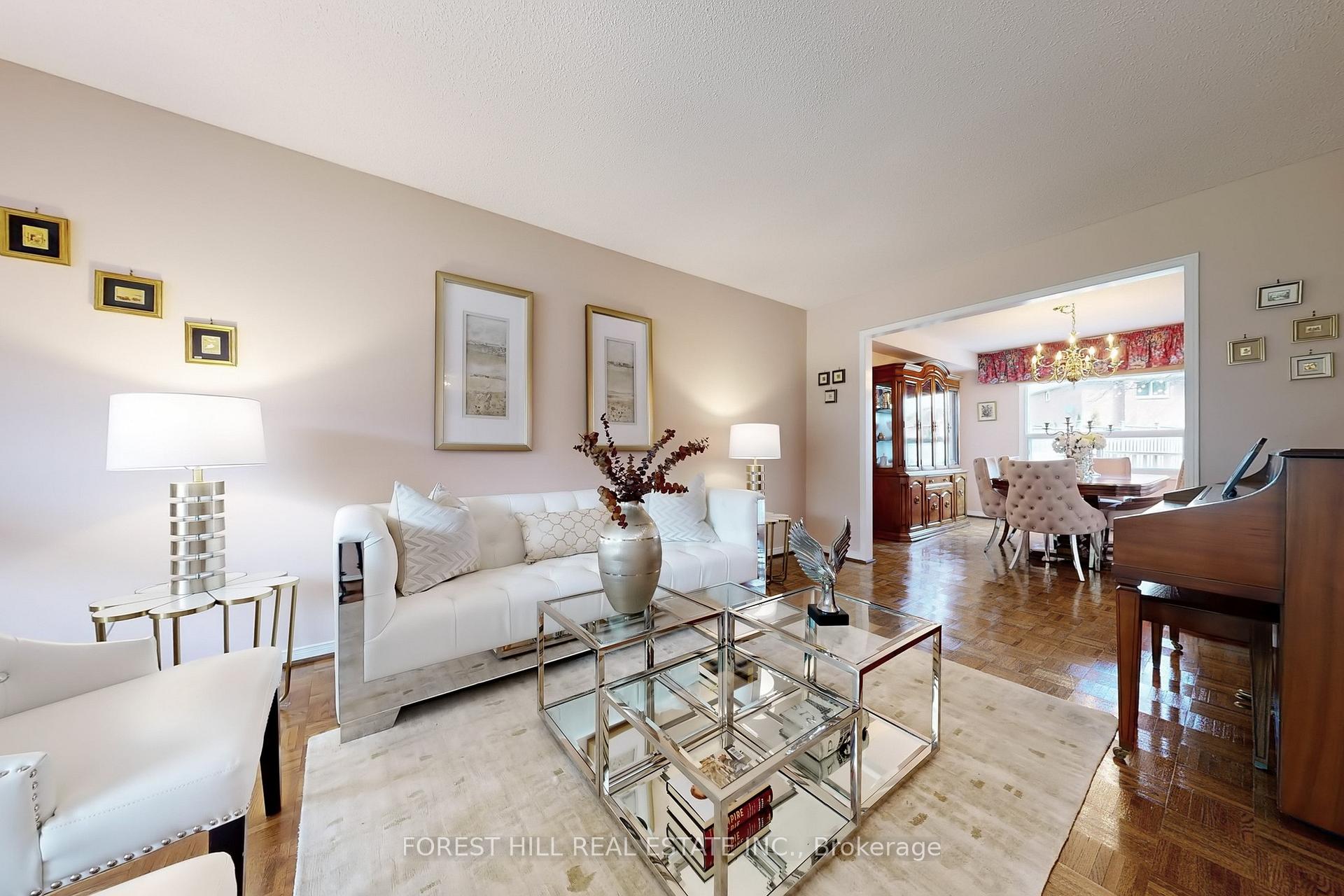 Photo 5 of 29 Arisaig Drive, Vaughan, Maple — HOMEH