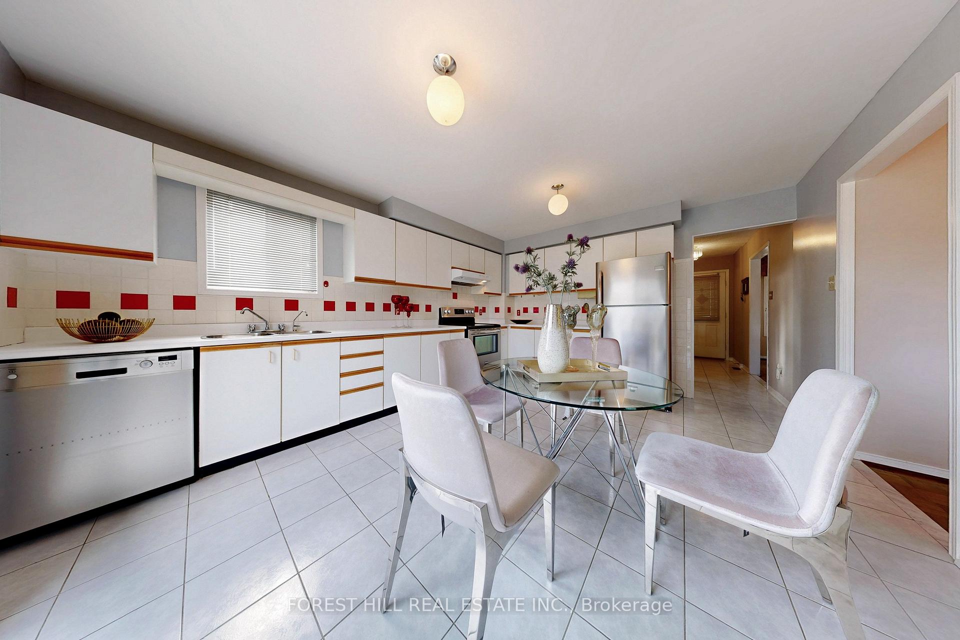 Photo 14 of 29 Arisaig Drive, Vaughan, Maple — HOMEH