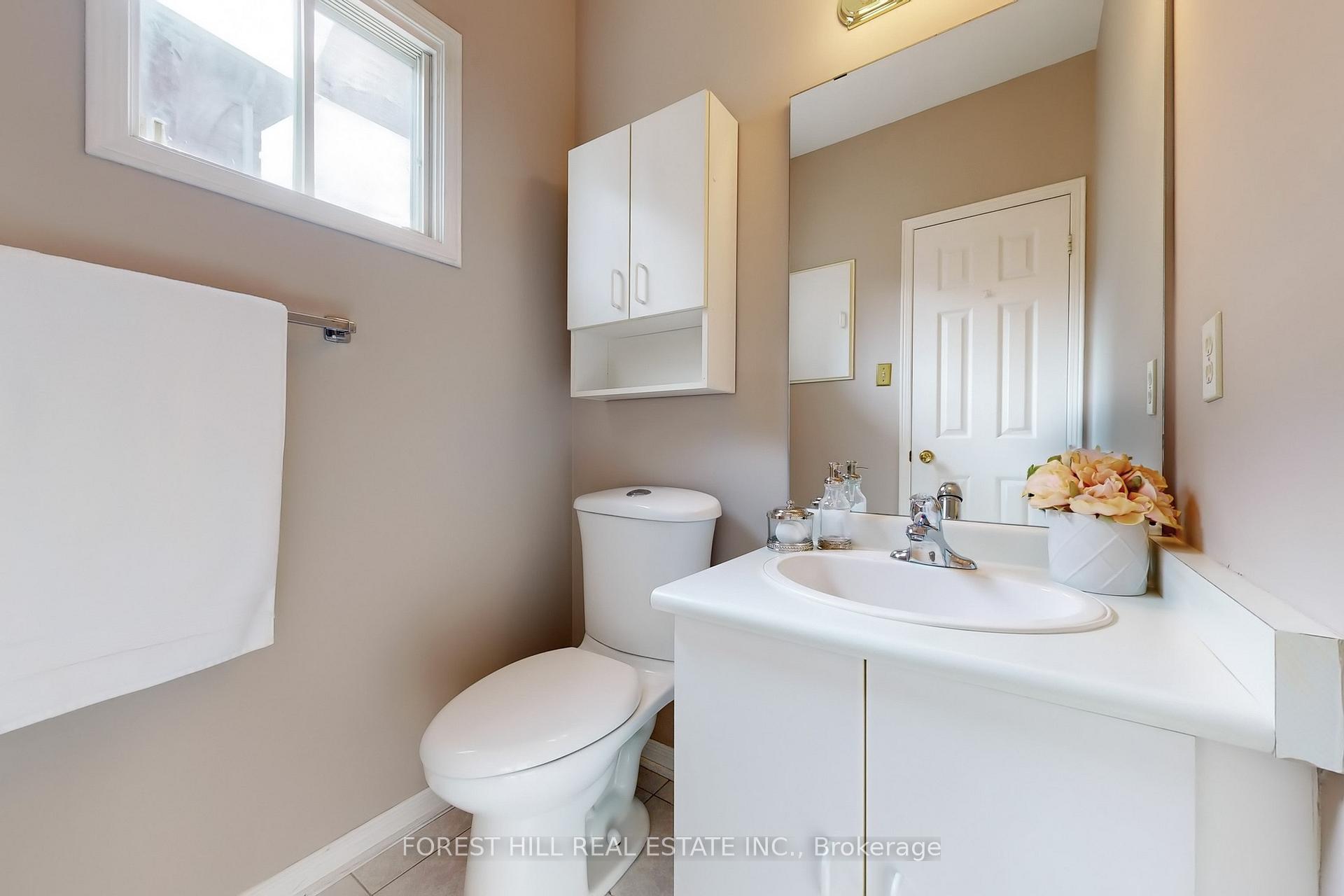 Photo 16 of 29 Arisaig Drive, Vaughan, Maple — HOMEH