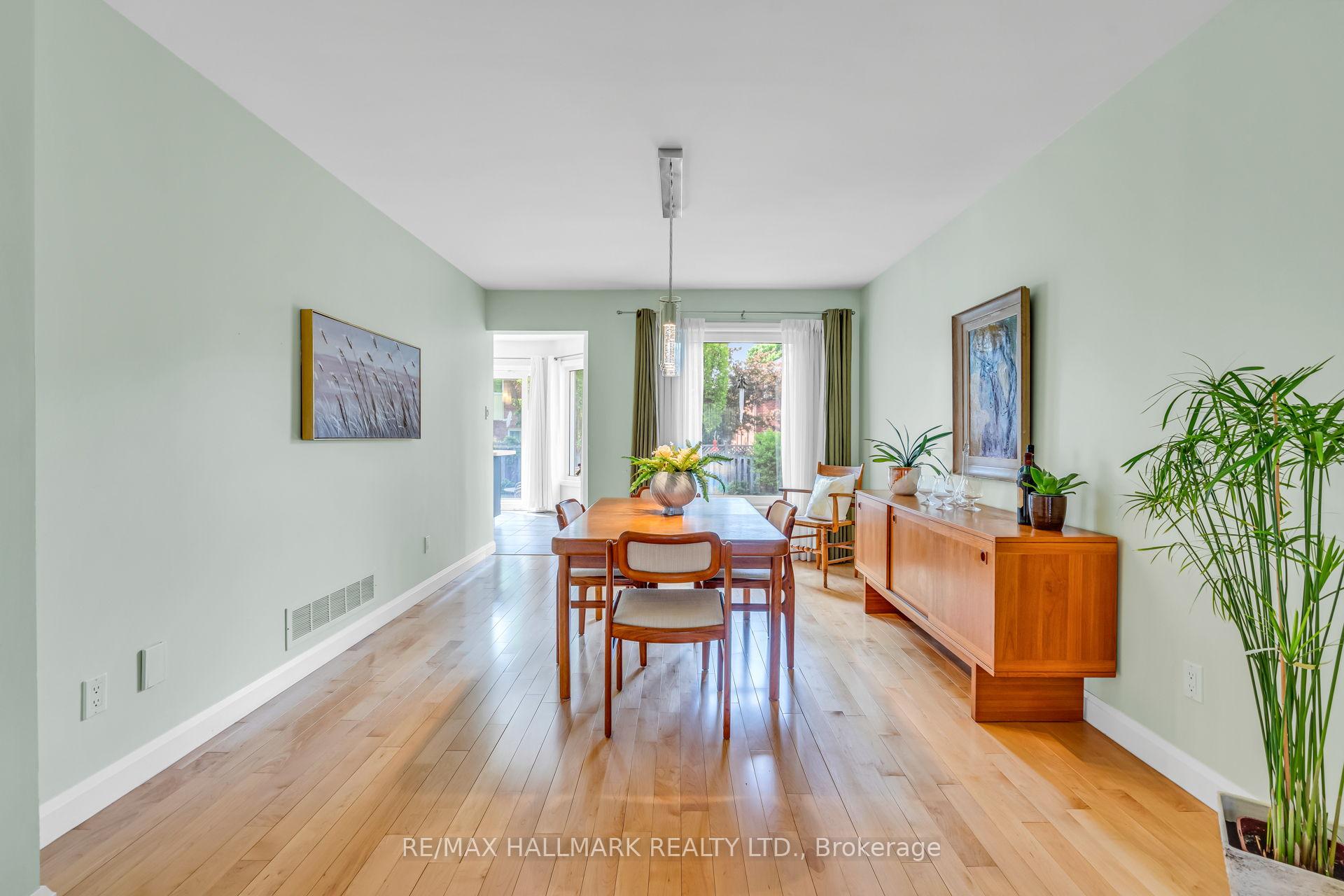 Photo 10 of 54 Bryant Road, Markham, Markham Village — HOMEH