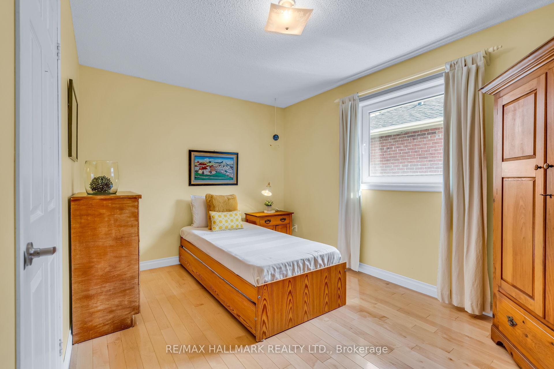 Photo 37 of 54 Bryant Road, Markham, Markham Village — HOMEH
