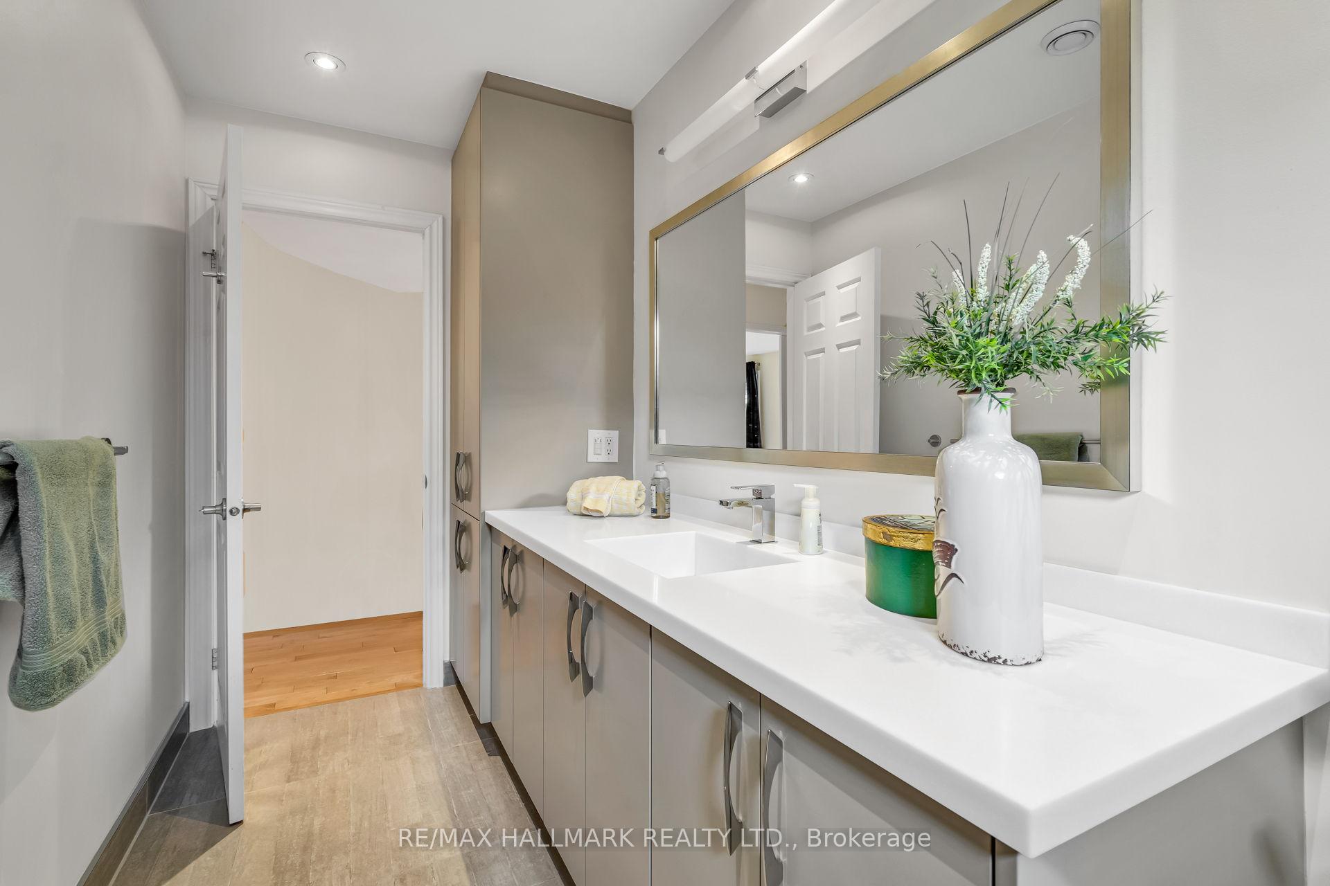 Photo 43 of 54 Bryant Road, Markham, Markham Village — HOMEH