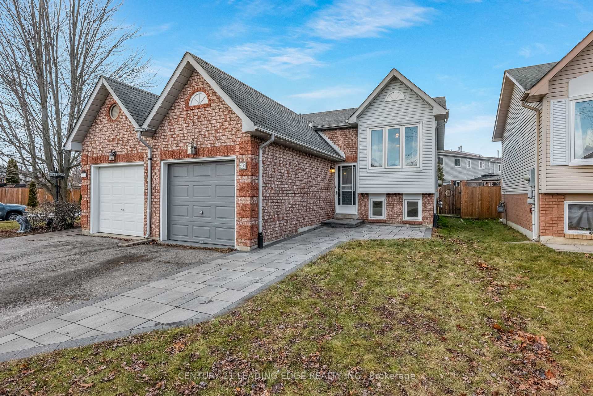 Photo 4 of 46 Fenwick Avenue, Clarington, Bowmanville — HOMEH