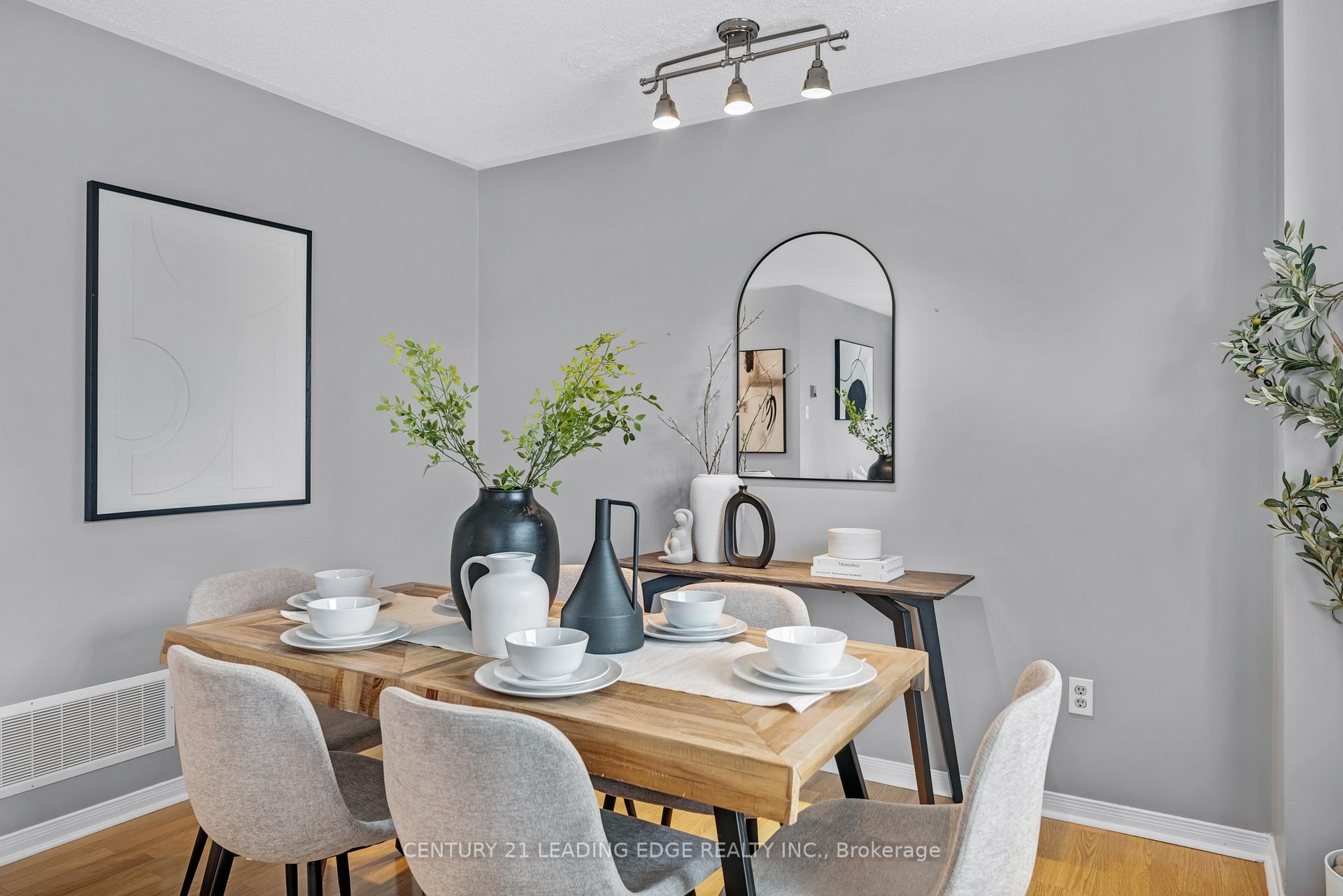 Photo 10 of 46 Fenwick Avenue, Clarington, Bowmanville — HOMEH